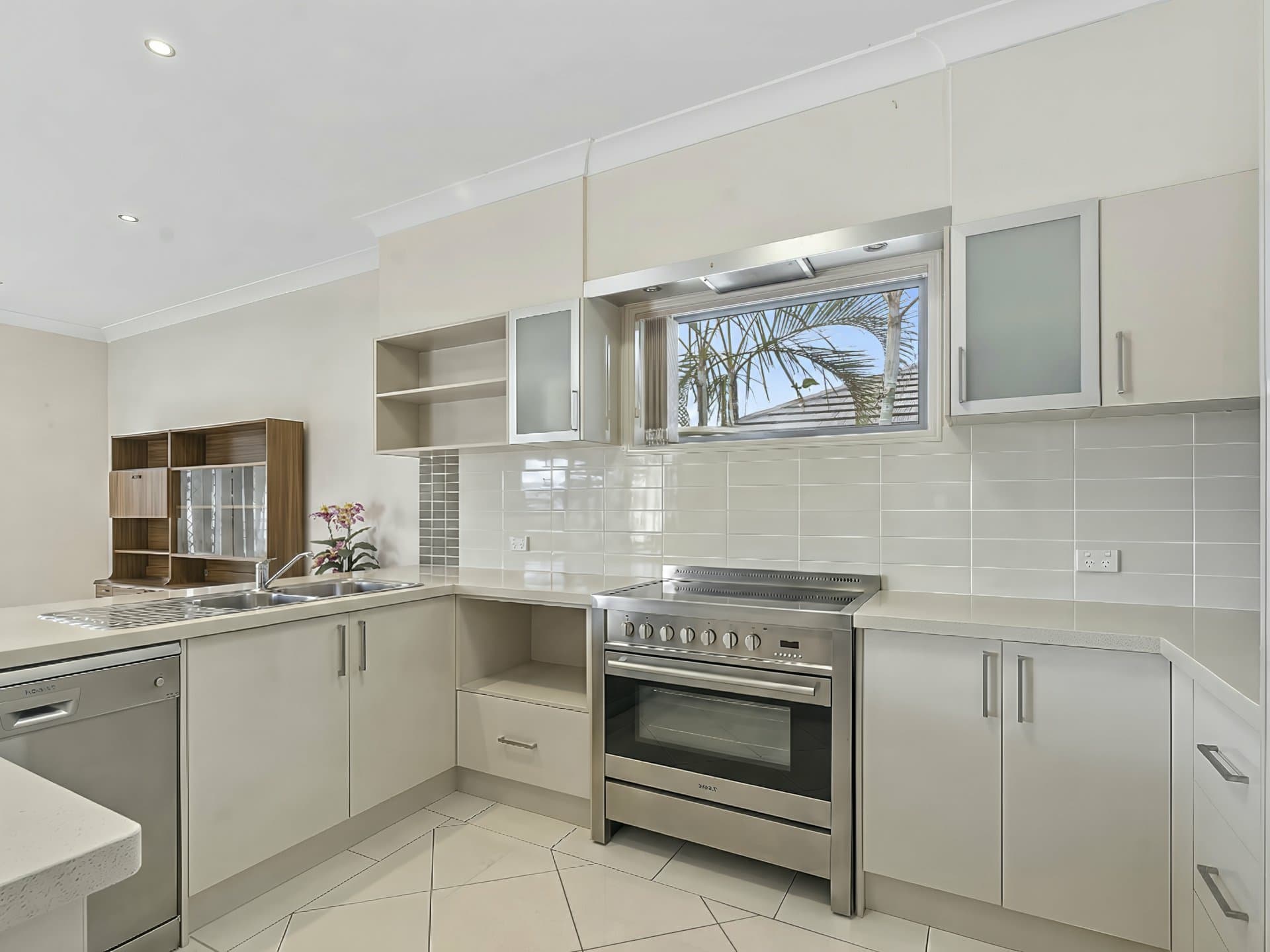 36 Pentas Drive, Bongaree, Bongaree - Thumbnail 5
