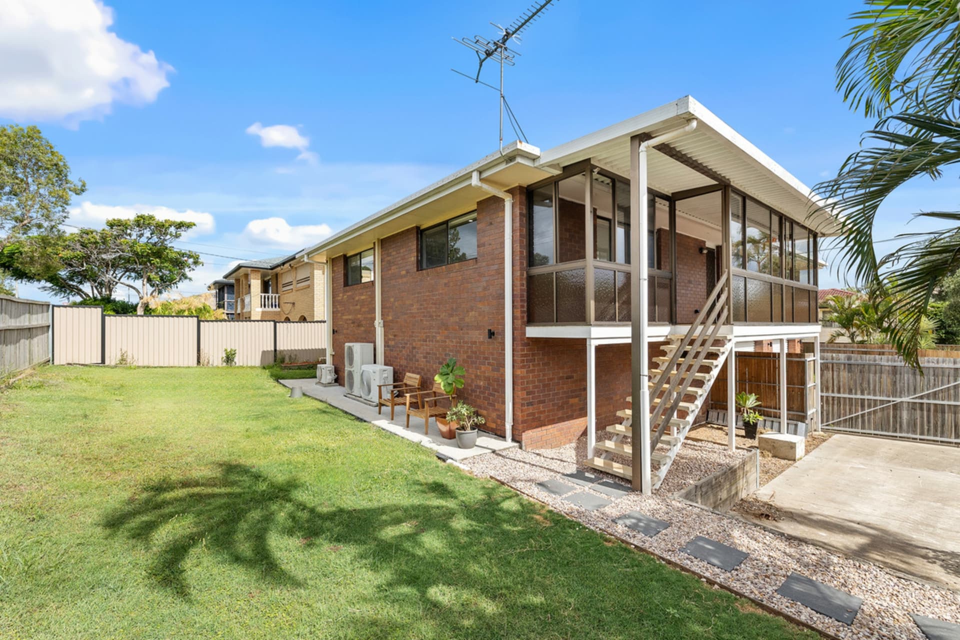 2 Saint Andrews Avenue, Birkdale, Birkdale - Thumbnail 2