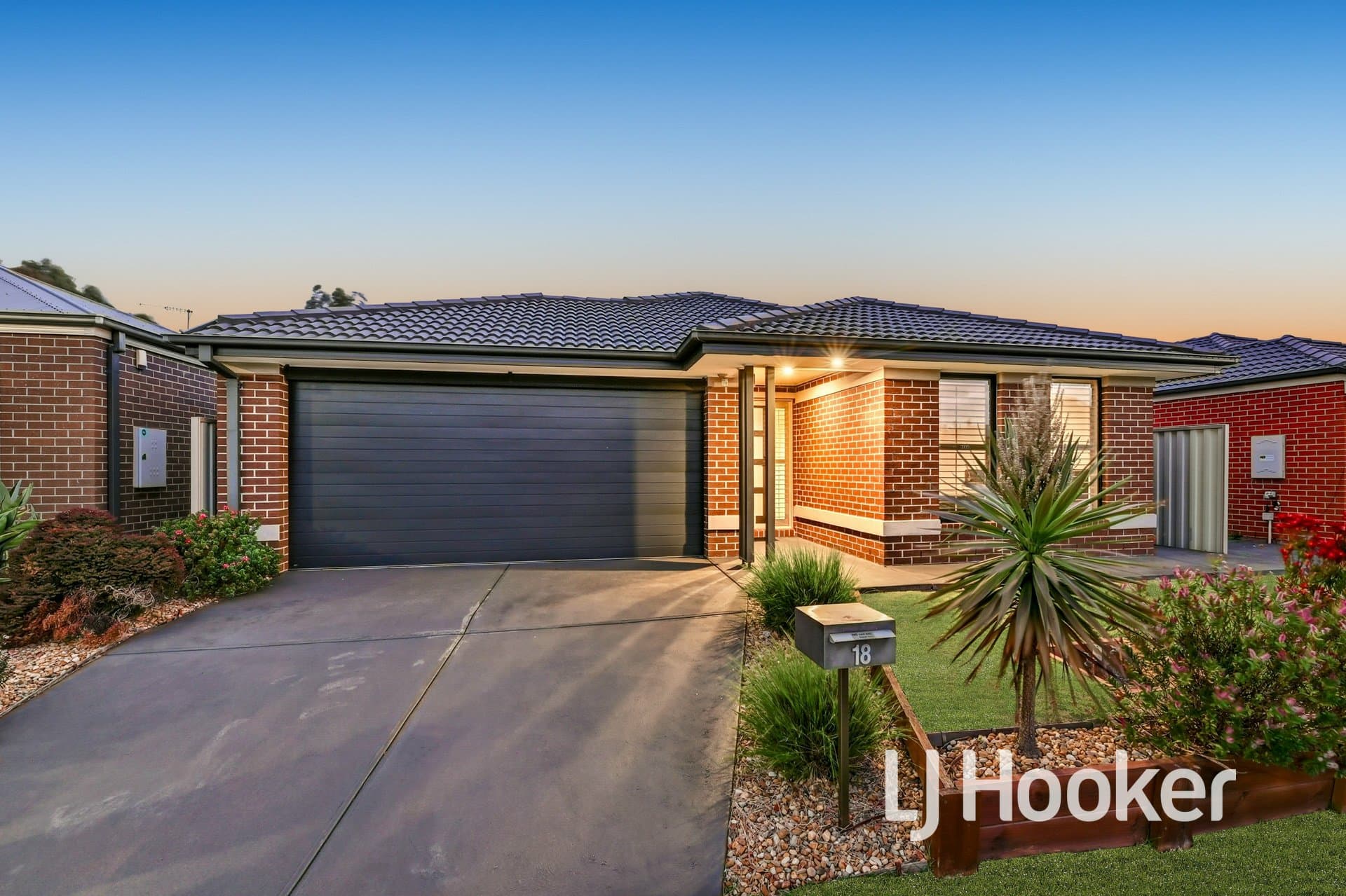 18 Willowtree Drive, Pakenham, Pakenham - Thumbnail 2