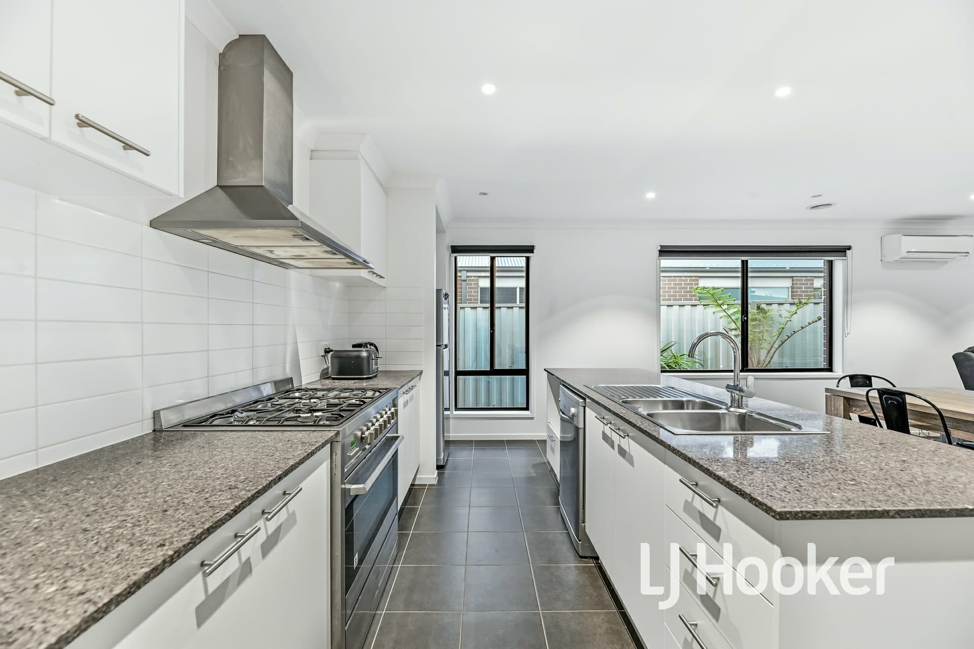 18 Willowtree Drive, Pakenham, Pakenham - Thumbnail 6