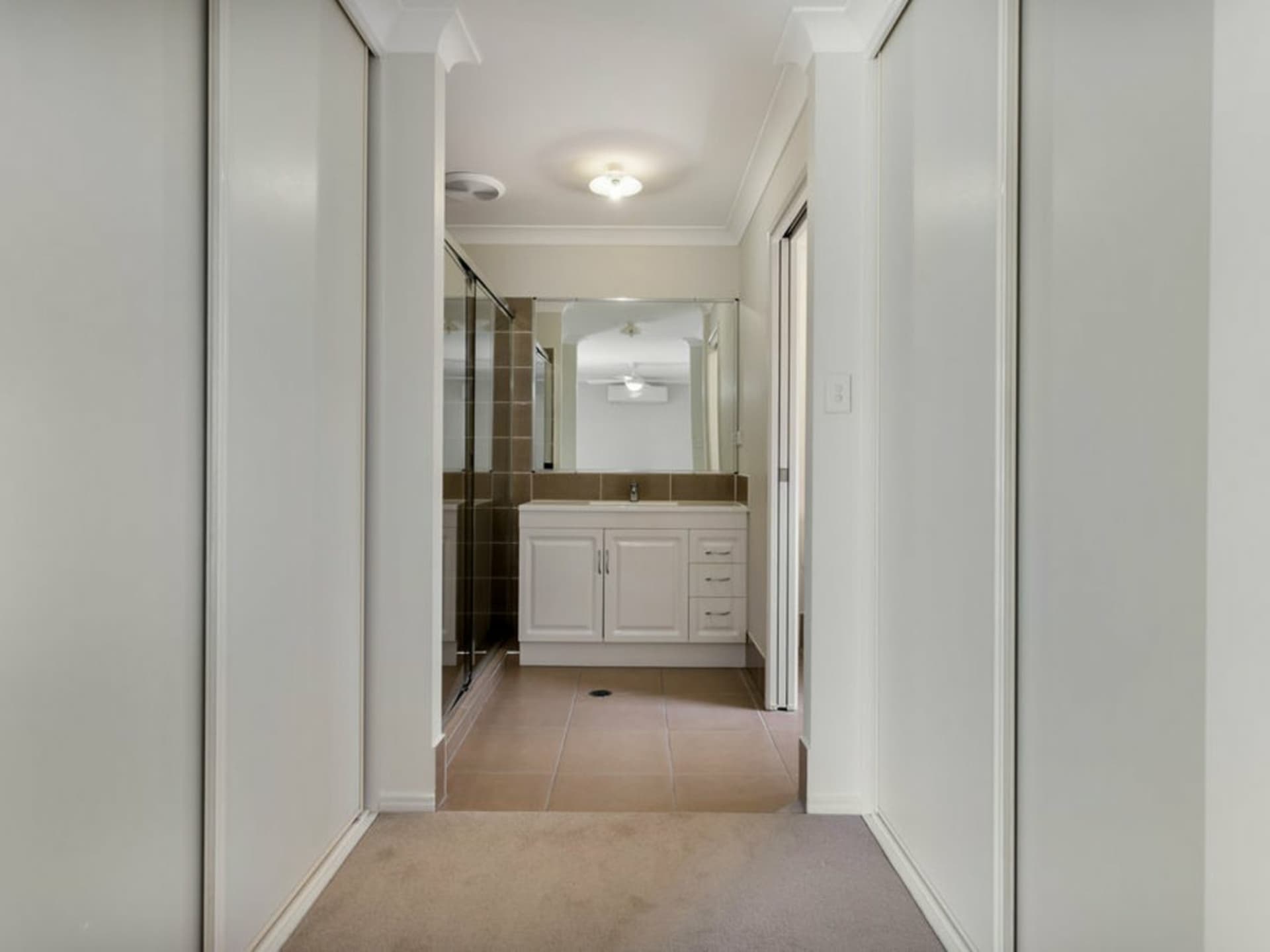 18 Castamore Way, Richlands, Richlands - Thumbnail 8