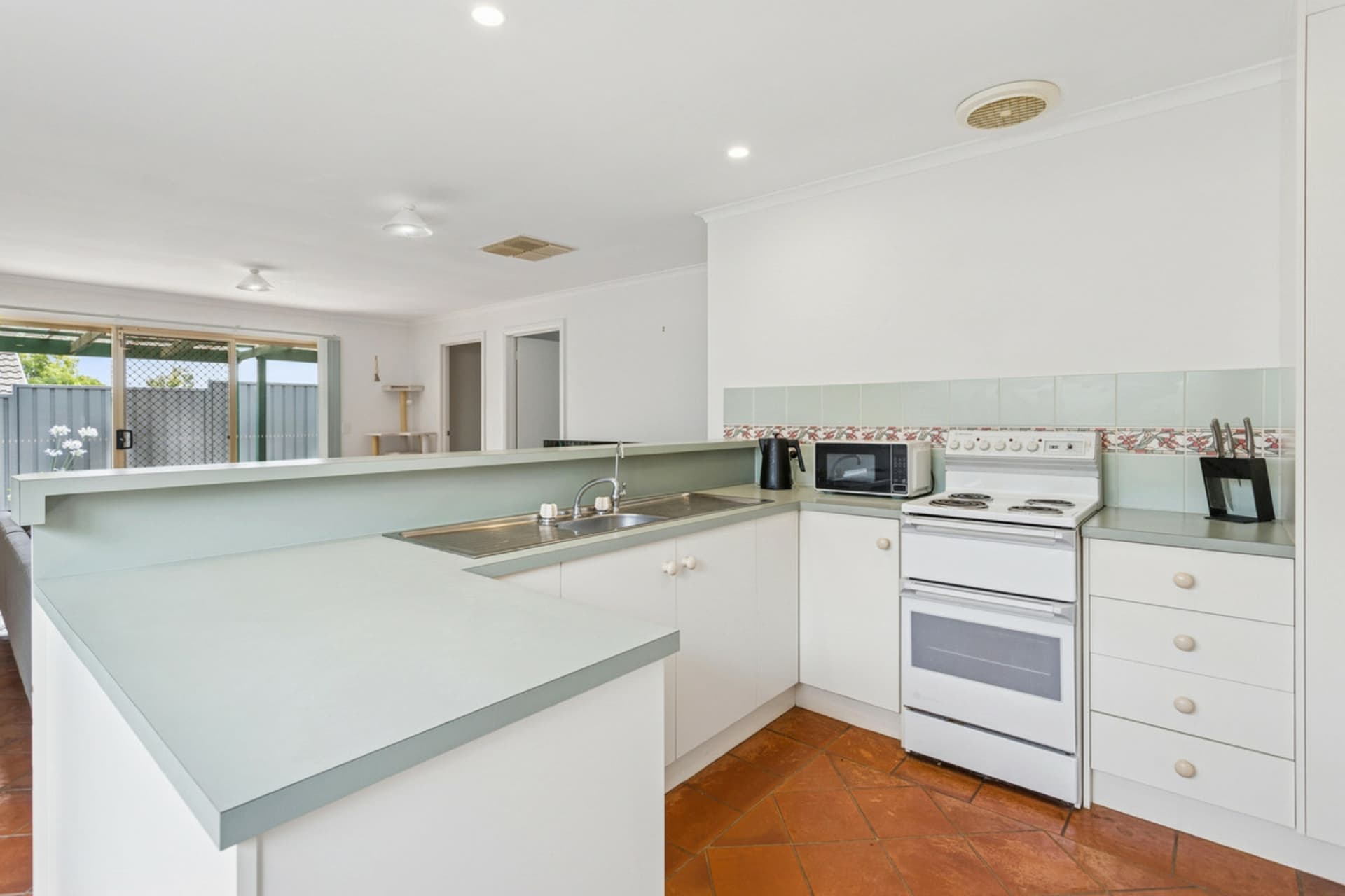 9 Leckie Lane, Greenwith, Greenwith - Thumbnail 2