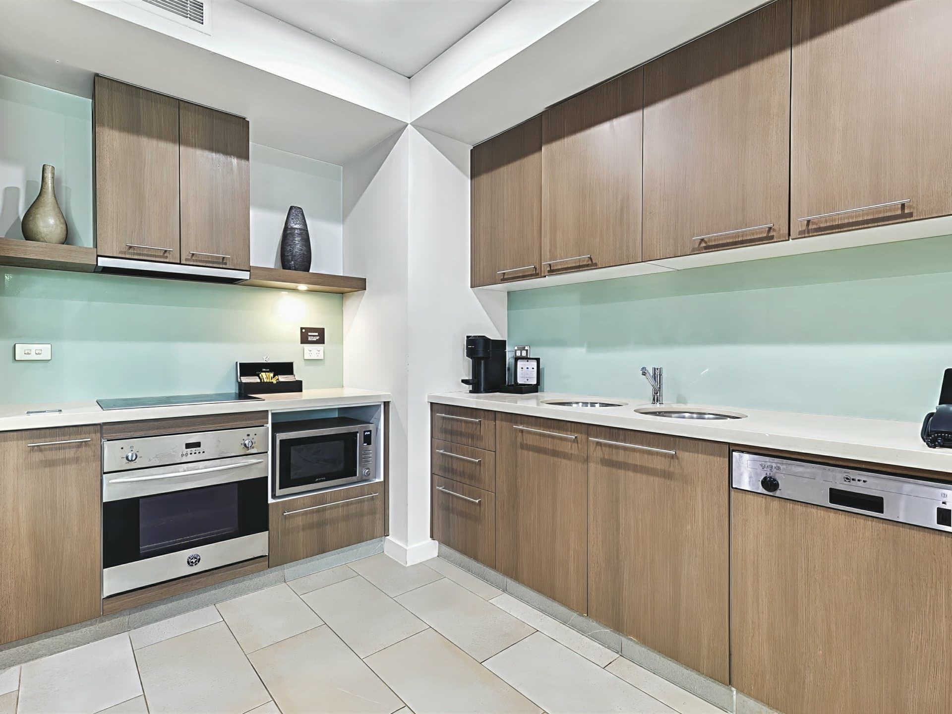 210-211/5 Triton Street, Palm Cove, Palm Cove - Thumbnail 4