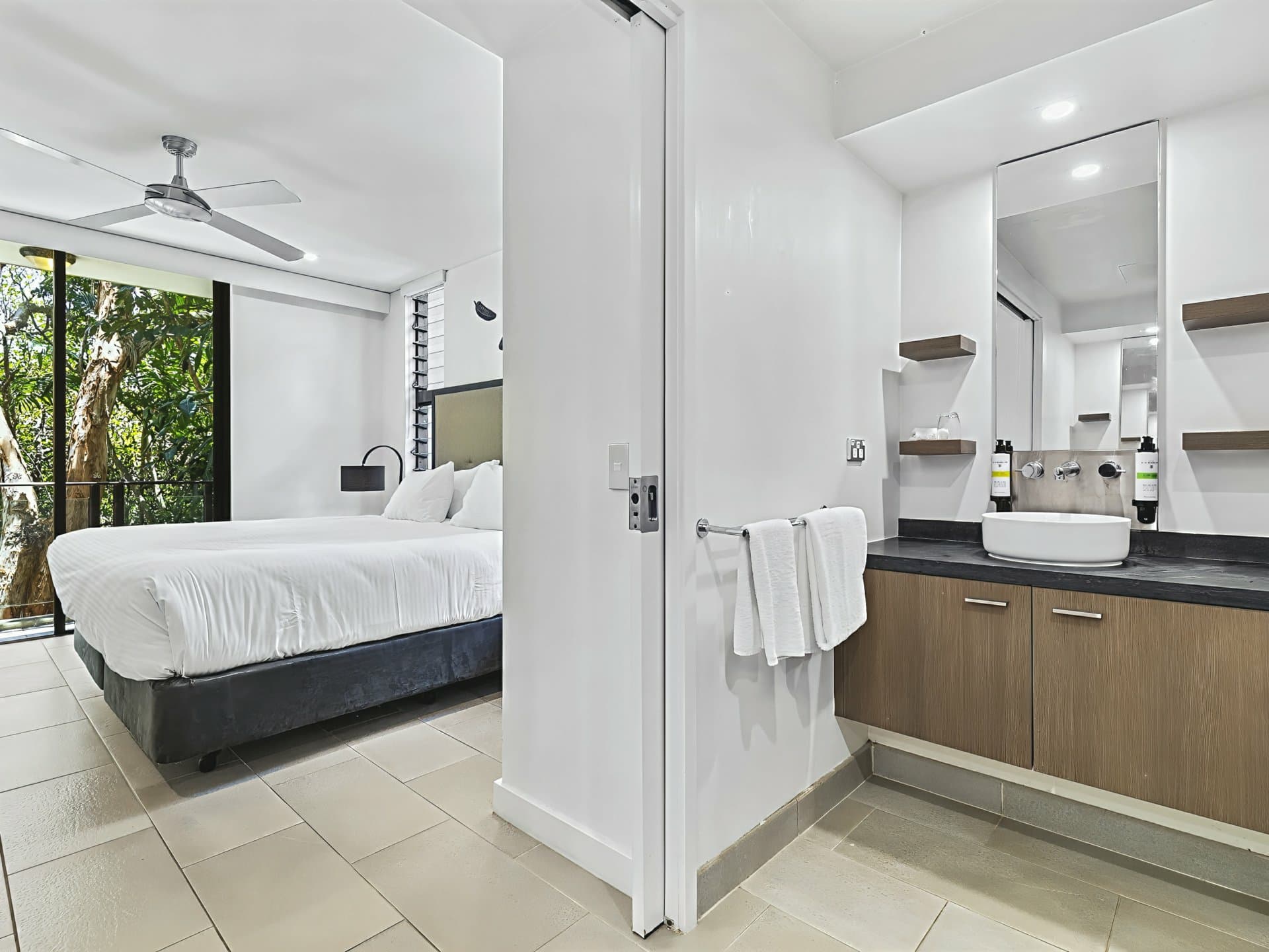 210-211/5 Triton Street, Palm Cove, Palm Cove - Thumbnail 8