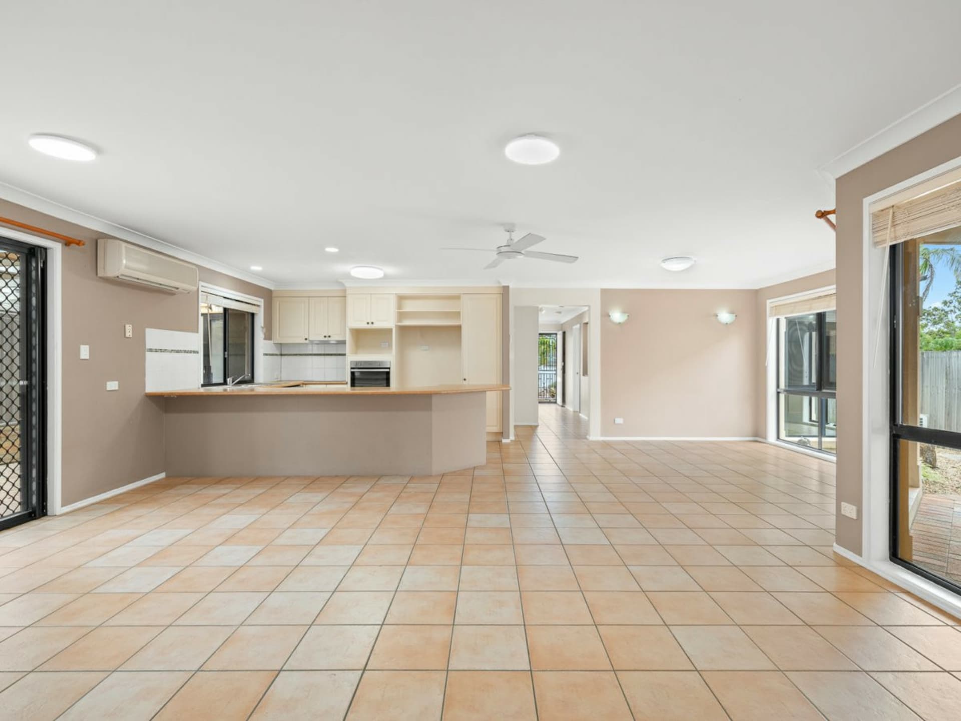 18 Brookland Court, Molendinar, Molendinar - Thumbnail 2
