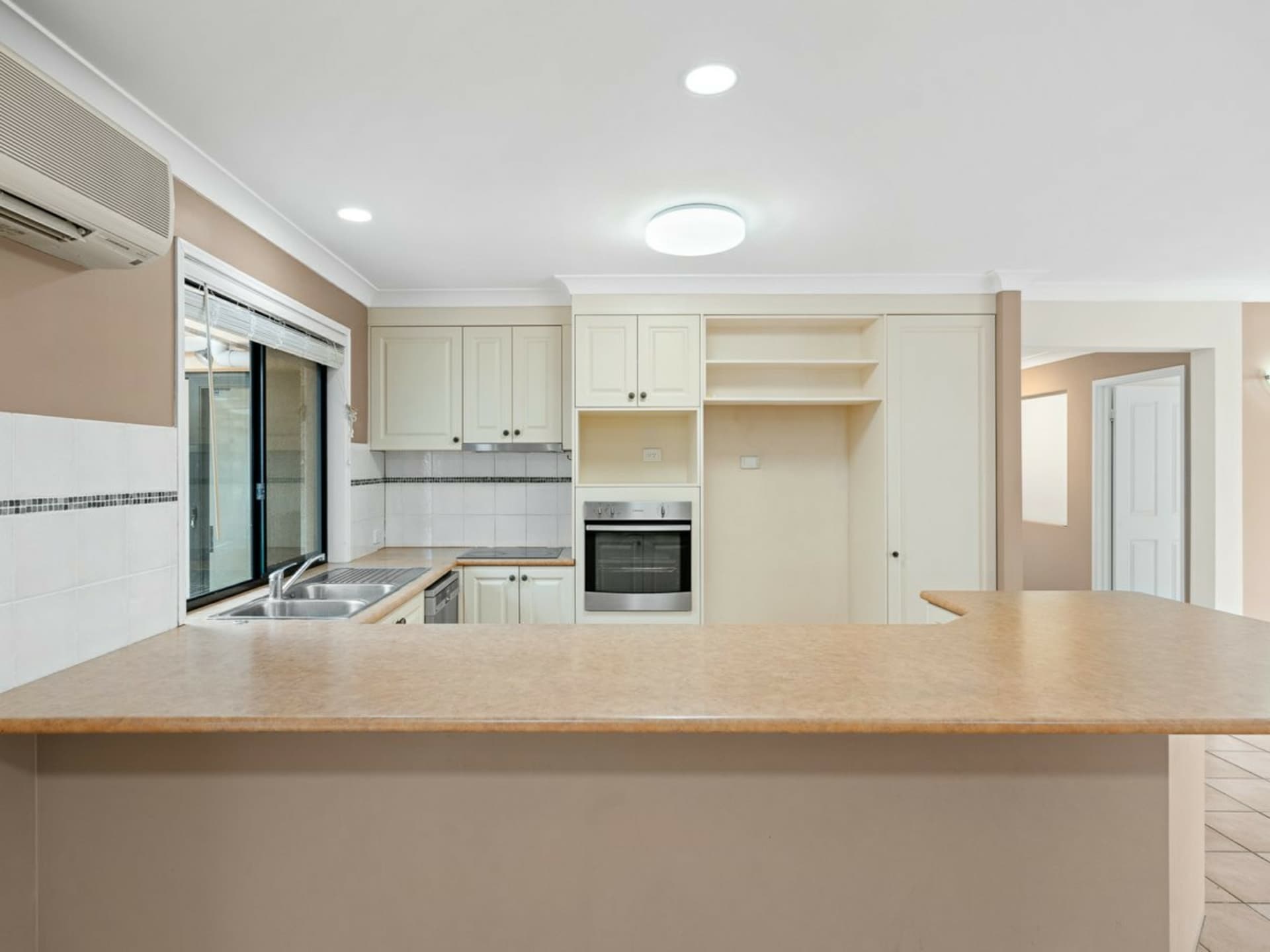 18 Brookland Court, Molendinar, Molendinar - Thumbnail 7