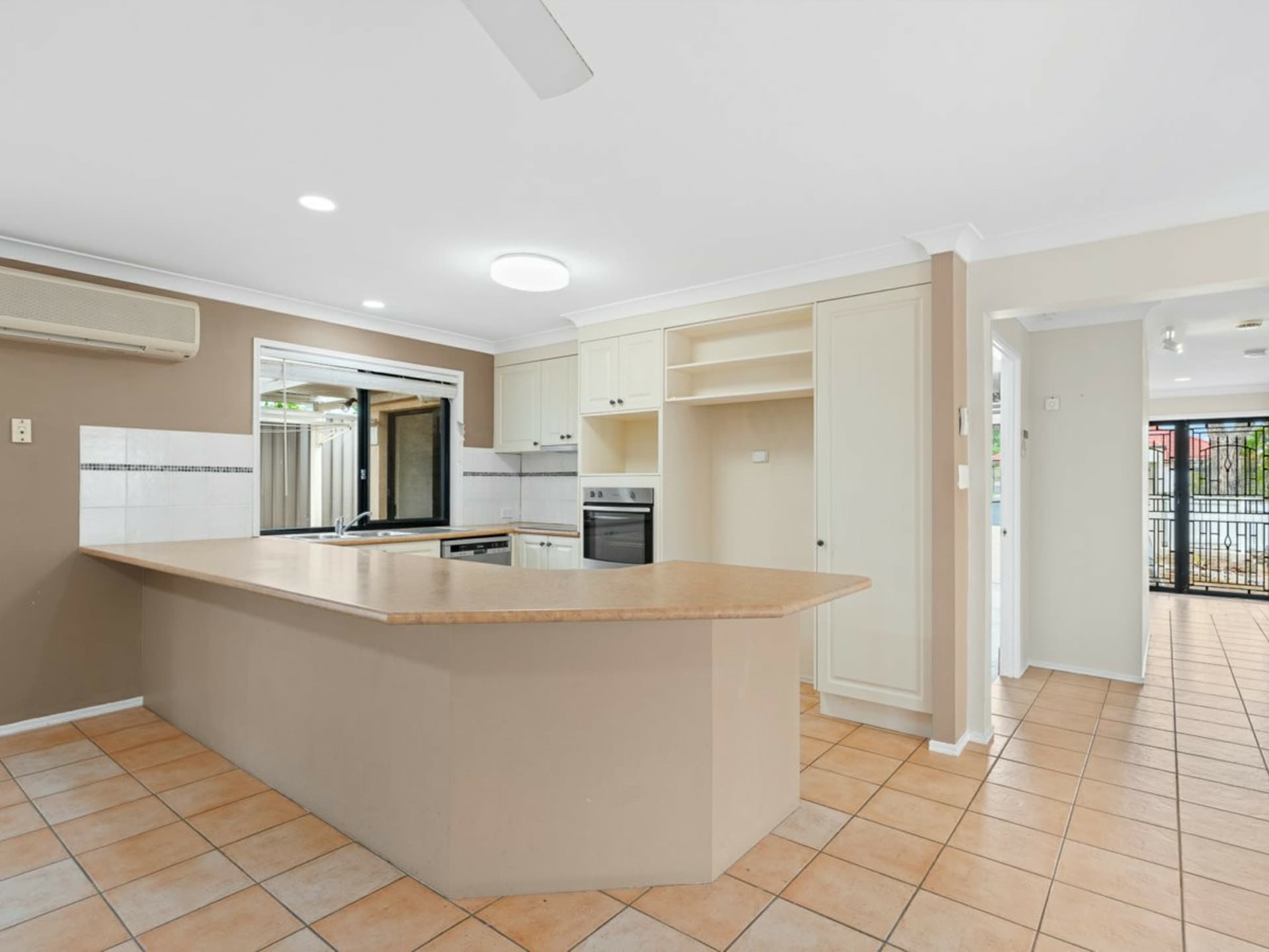 18 Brookland Court, Molendinar, Molendinar - Thumbnail 8