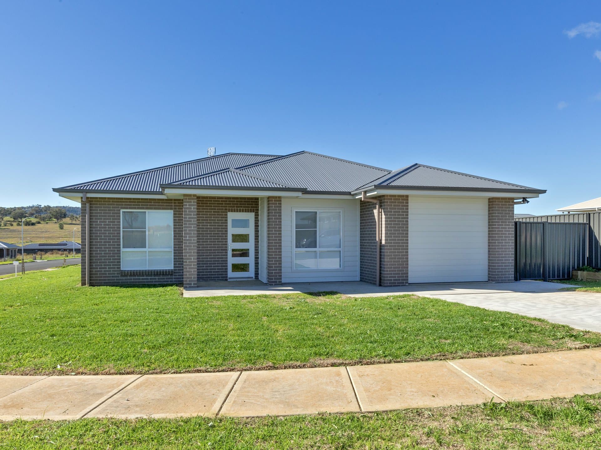 Unit 2/40 Evesham Circuit, North Tamworth, North Tamworth - Image 1