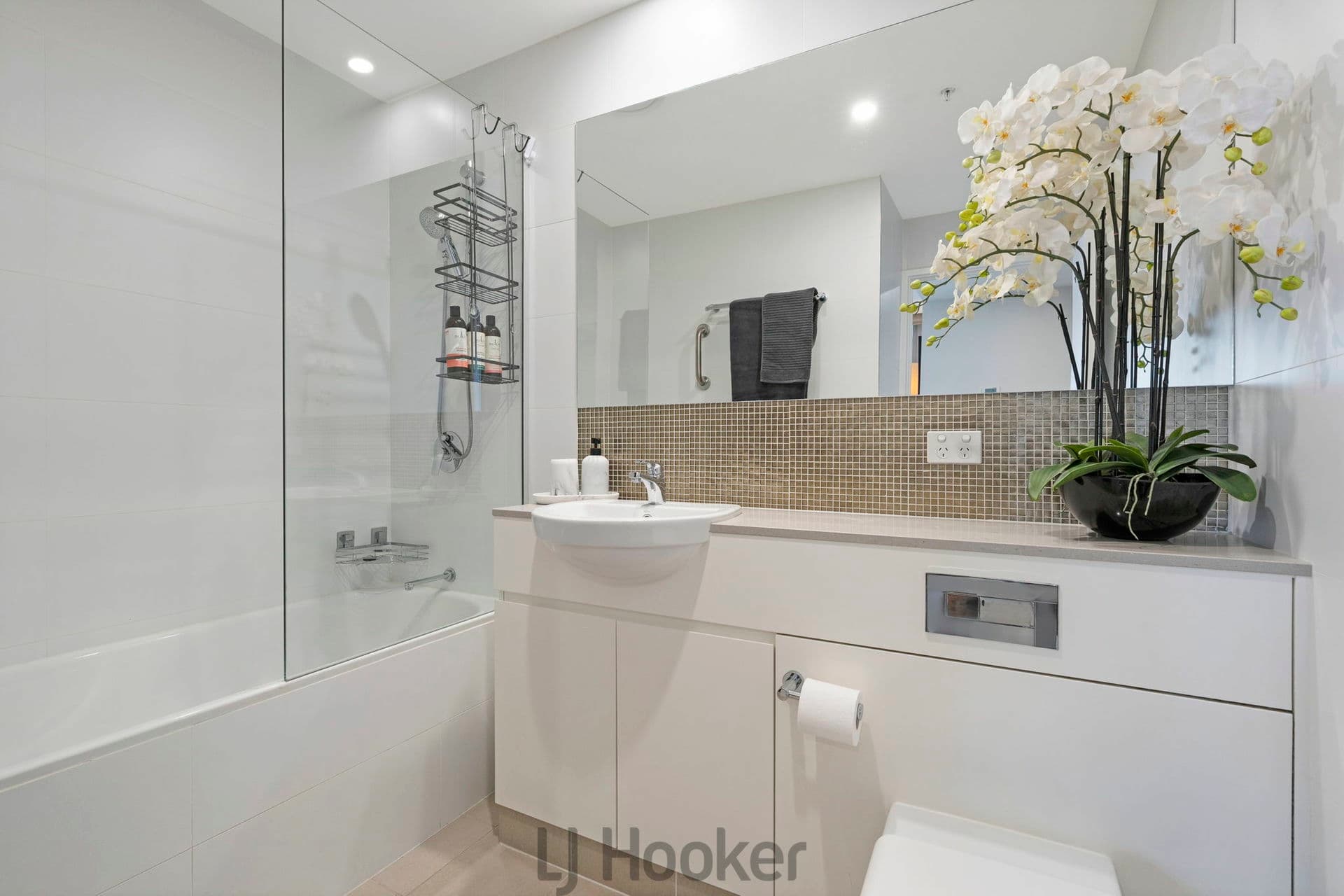 806/23 Ravenshaw Street, Newcastle West, Newcastle West - Thumbnail 8