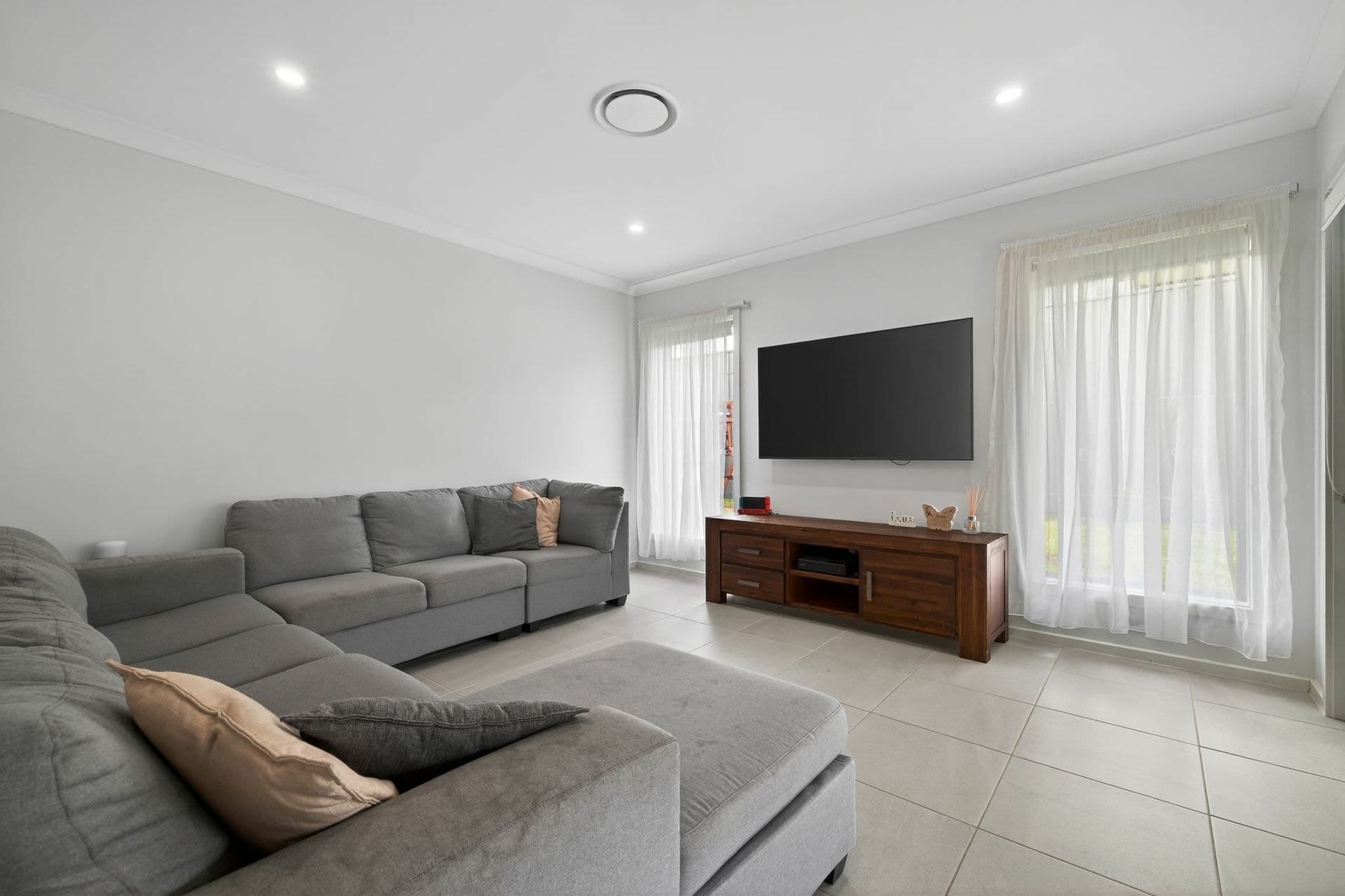 5 Cumbria Street, Thirlmere, Thirlmere - Thumbnail 2