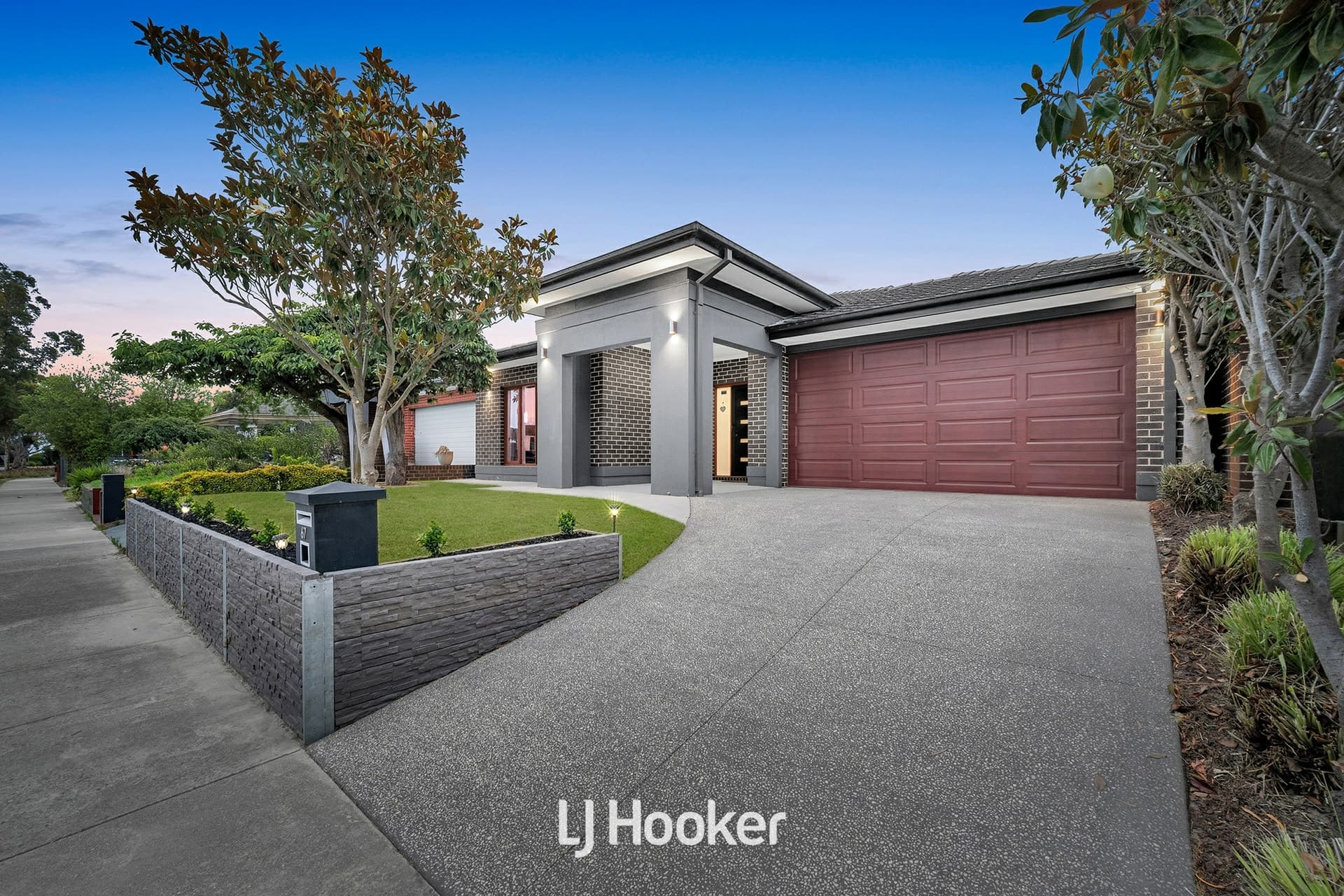 67 Mannavue Boulevard, Cranbourne North, Cranbourne North - Thumbnail 2