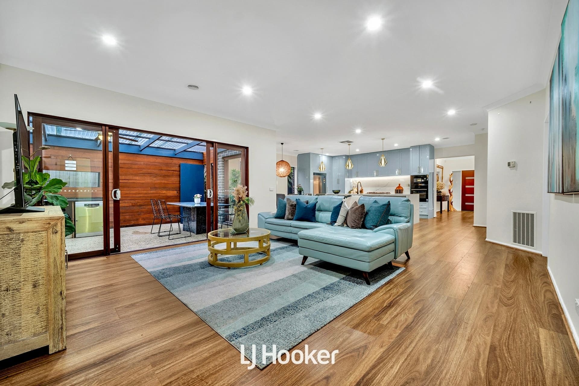 67 Mannavue Boulevard, Cranbourne North, Cranbourne North - Thumbnail 4