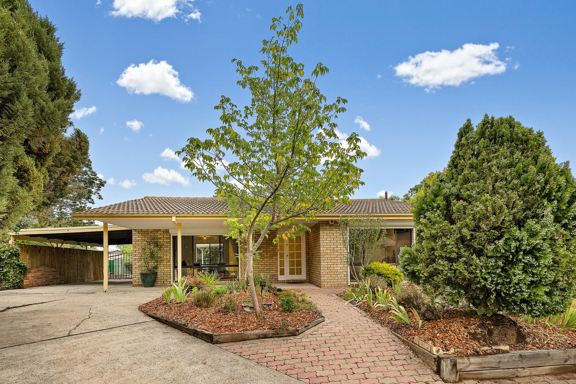 18 Truganini Place, Chisholm, Chisholm - Image 1