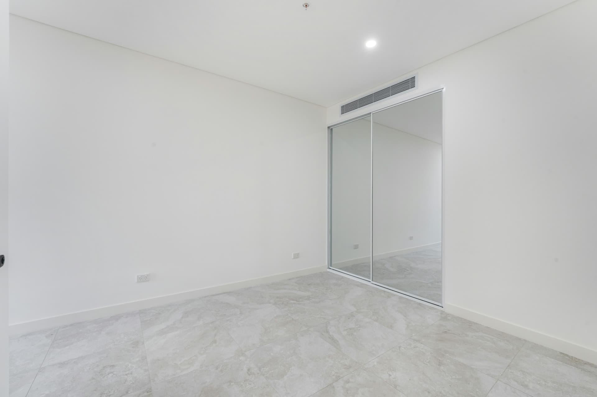 705/10 Kamira Avenue, Villawood, Villawood - Thumbnail 6