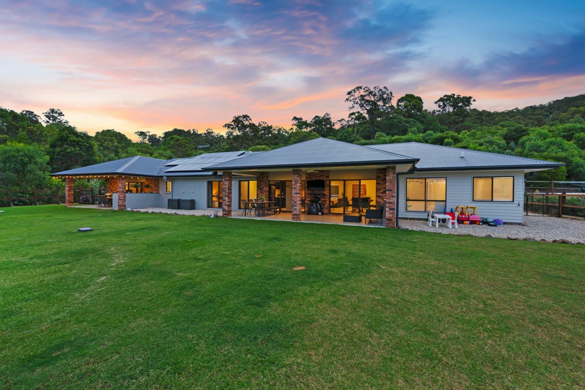 33 Homestead Crescent, Kingsholme, Kingsholme - Thumbnail 2