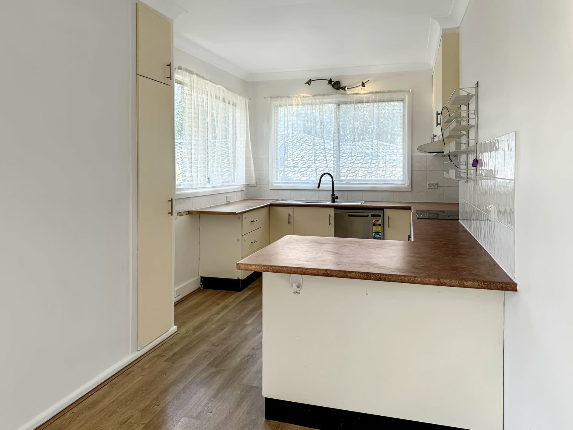 25 Prospect Street, Young, Young - Thumbnail 3