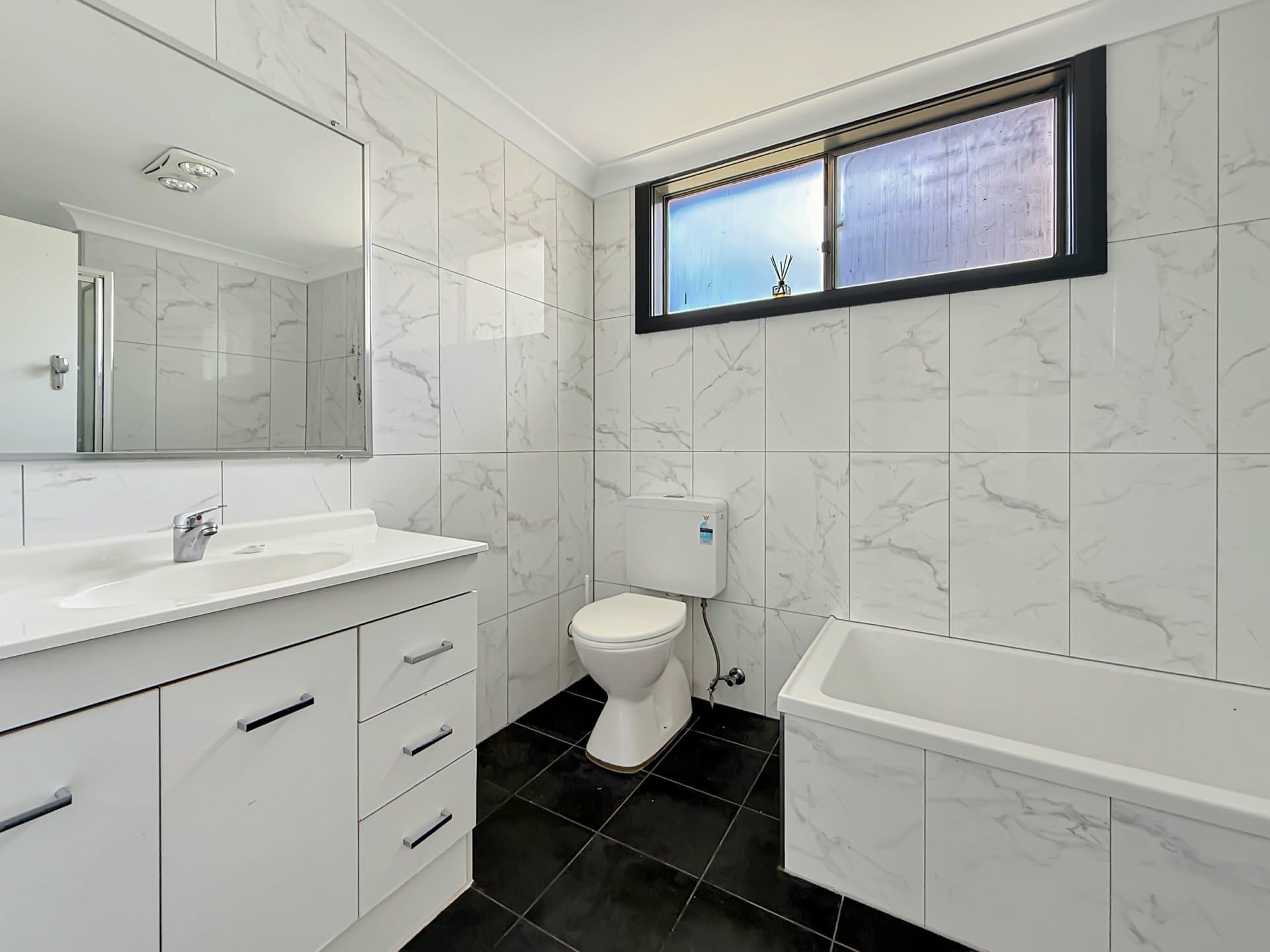 25 Prospect Street, Young, Young - Thumbnail 4