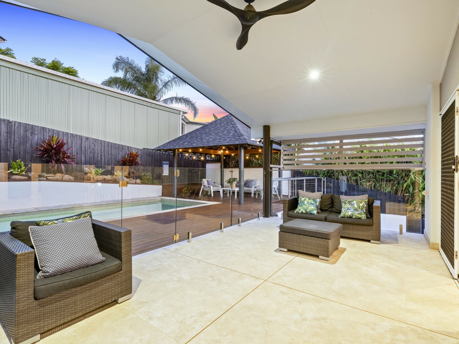9 Chindrina Street, Hope Island, Hope Island - Thumbnail 2