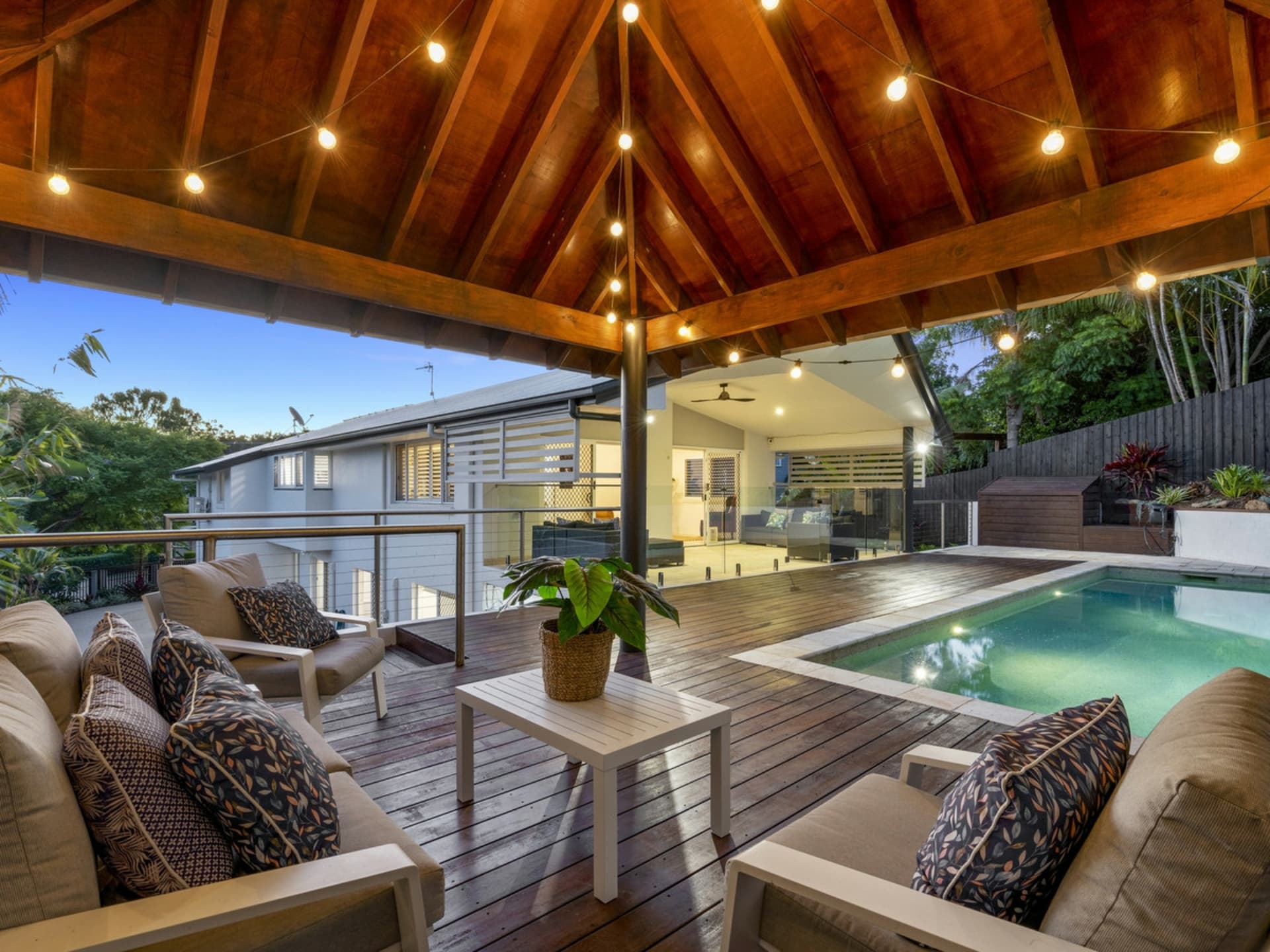 9 Chindrina Street, Hope Island, Hope Island - Thumbnail 3