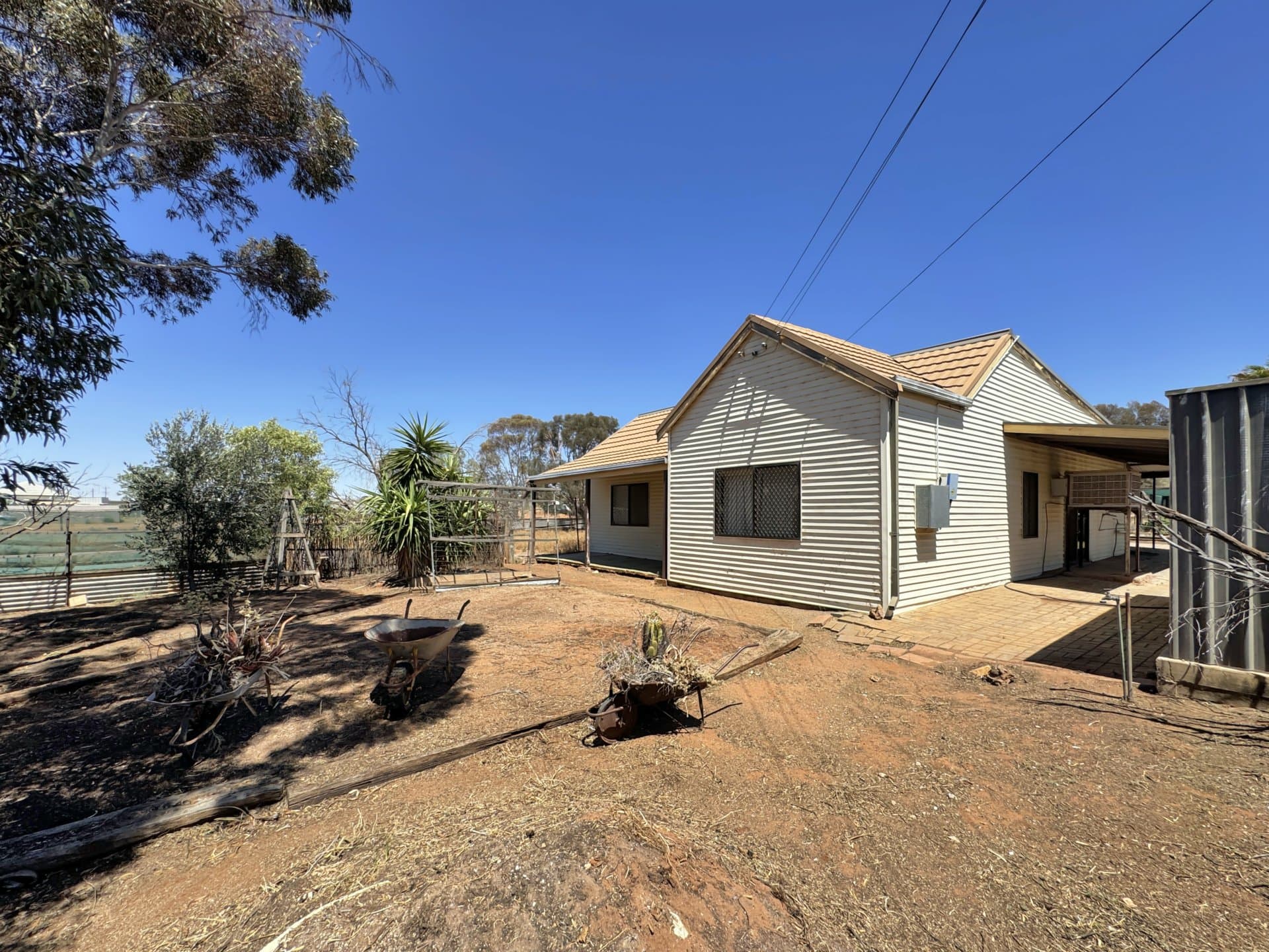 32 Ryan Street, Broken Hill, Broken Hill - Thumbnail 2