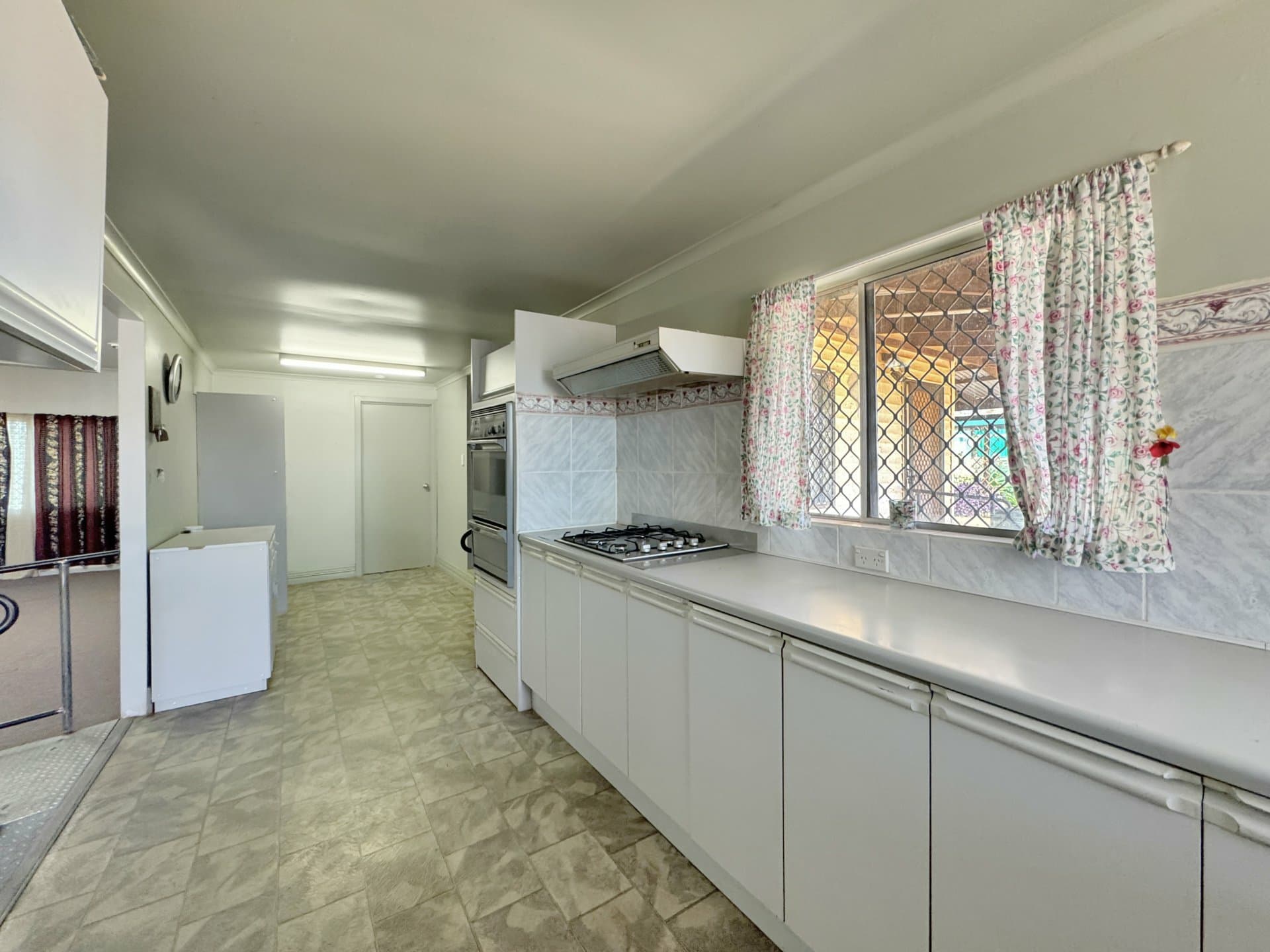 32 Ryan Street, Broken Hill, Broken Hill - Thumbnail 4