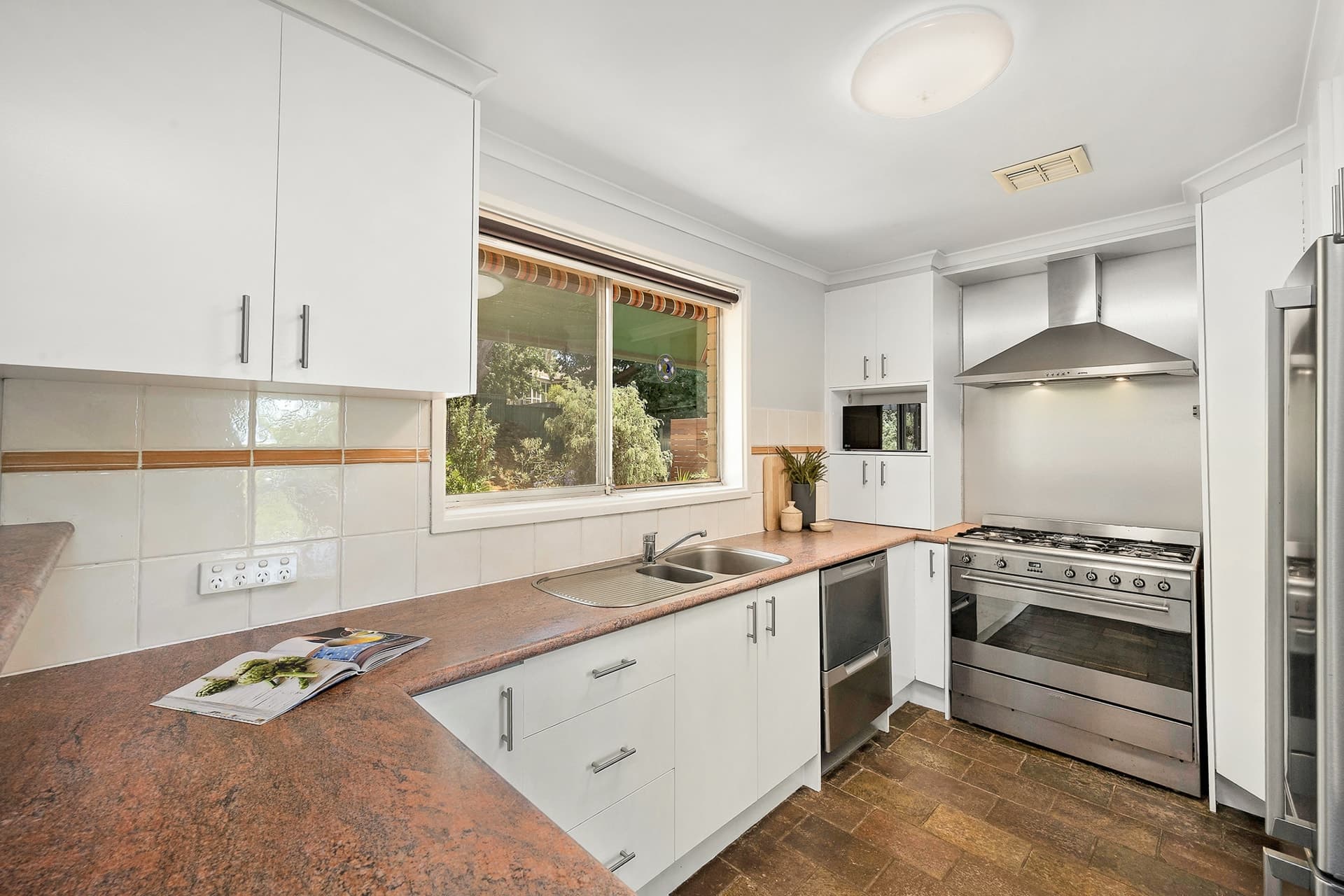 6 Bowden Crescent, Macgregor, Macgregor - Thumbnail 6