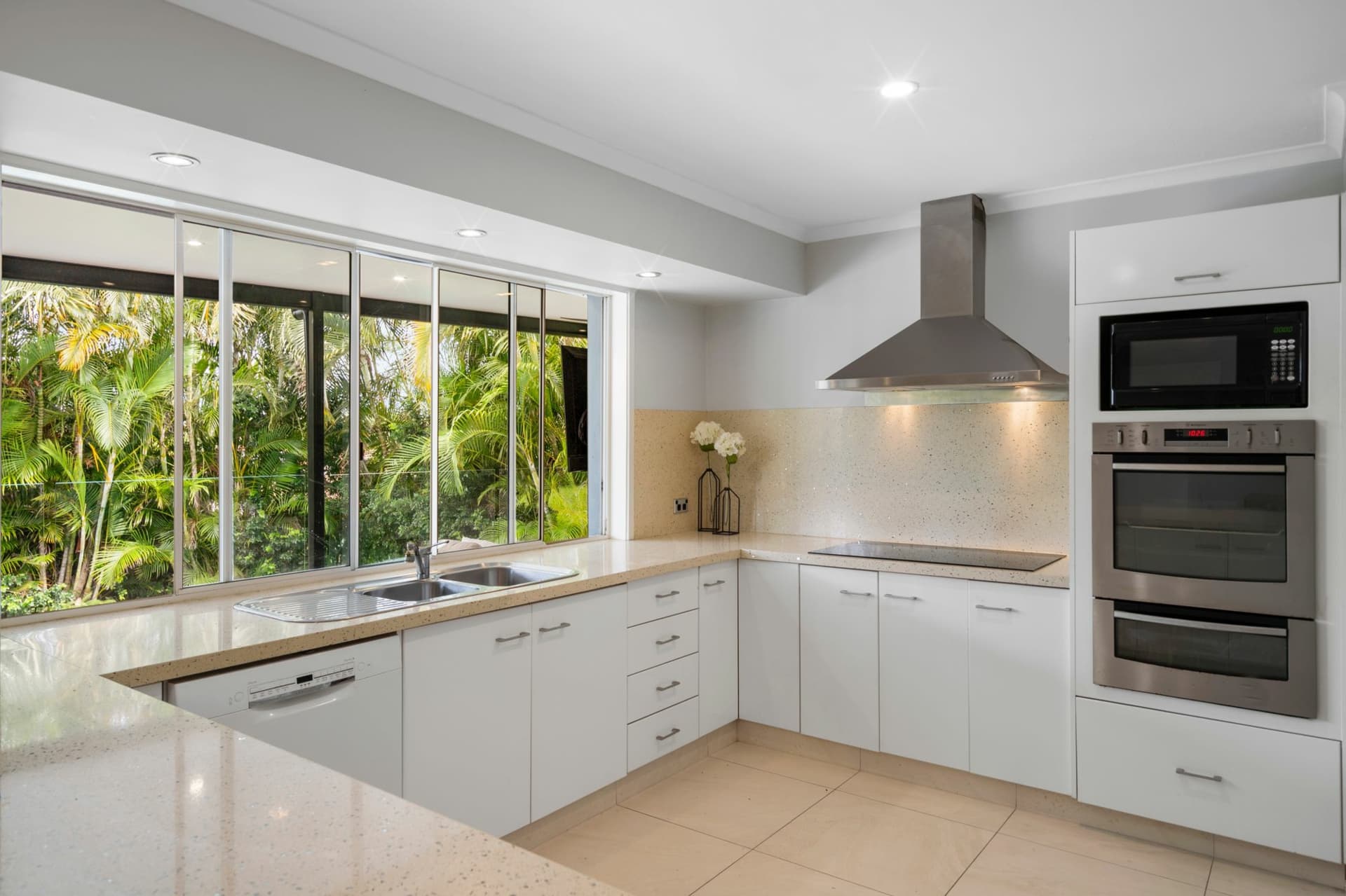 15 Kel Nagle Court, Parkwood, Parkwood - Thumbnail 3