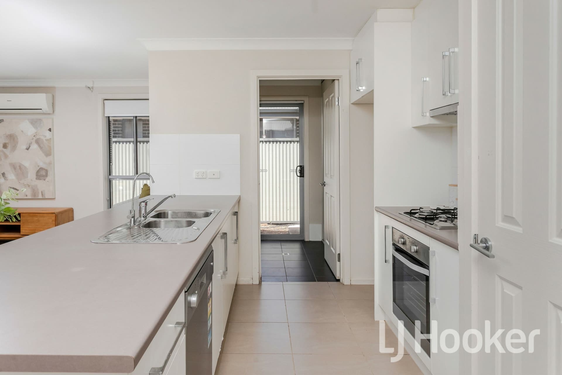 21 Baxter Avenue, Eyre, Eyre - Thumbnail 6