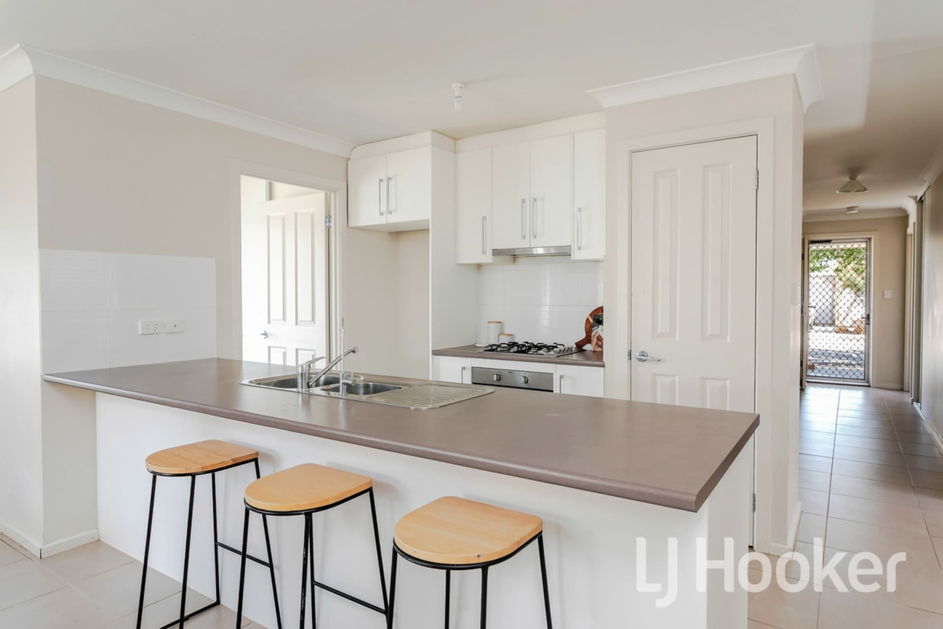 21 Baxter Avenue, Eyre, Eyre - Thumbnail 7
