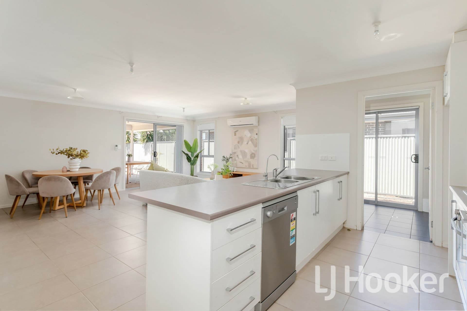21 Baxter Avenue, Eyre, Eyre - Thumbnail 8