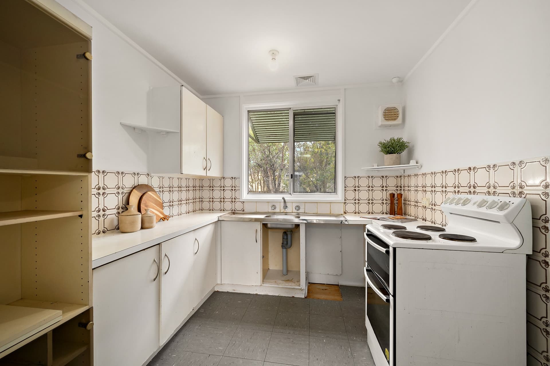 19 Langdon Avenue, Wanniassa, Wanniassa - Thumbnail 6