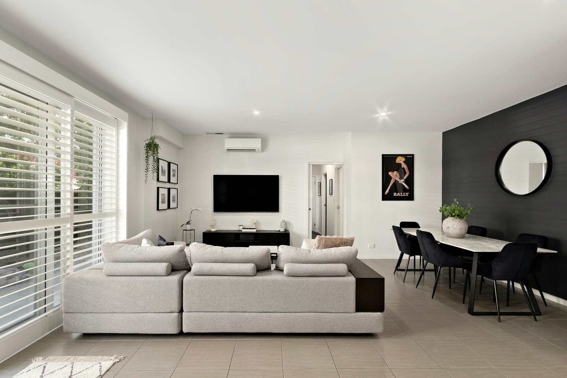 63/1 Limburg Way, Greenway, Greenway - Image 1