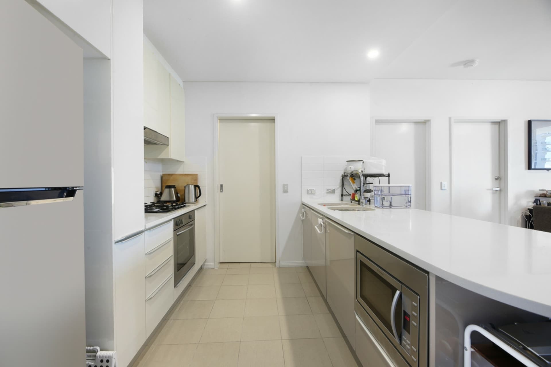 907/6 Aqua Street, Southport, Southport - Thumbnail 4