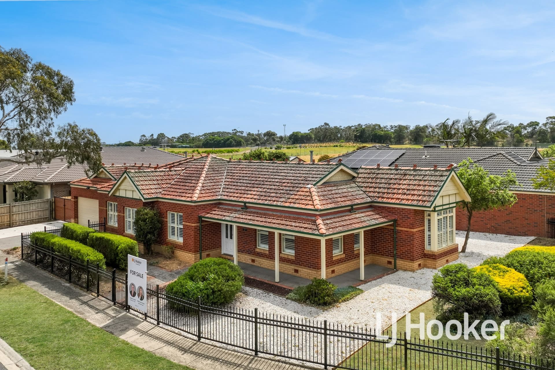 26 Rosslare Place, Cranbourne, Cranbourne - Thumbnail 2