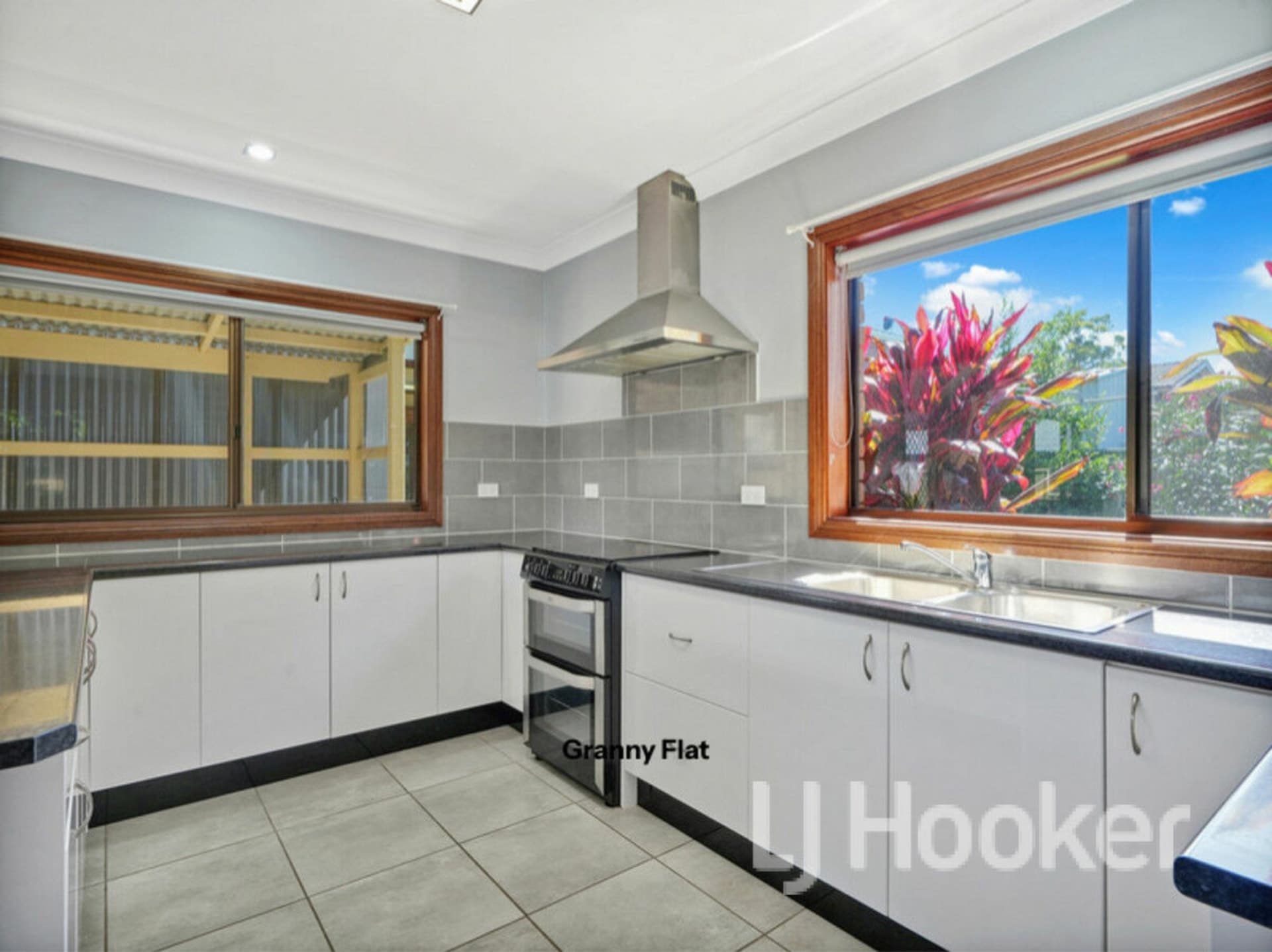 8 Yuroka Crescent, St Georges Basin, St Georges Basin - Thumbnail 5