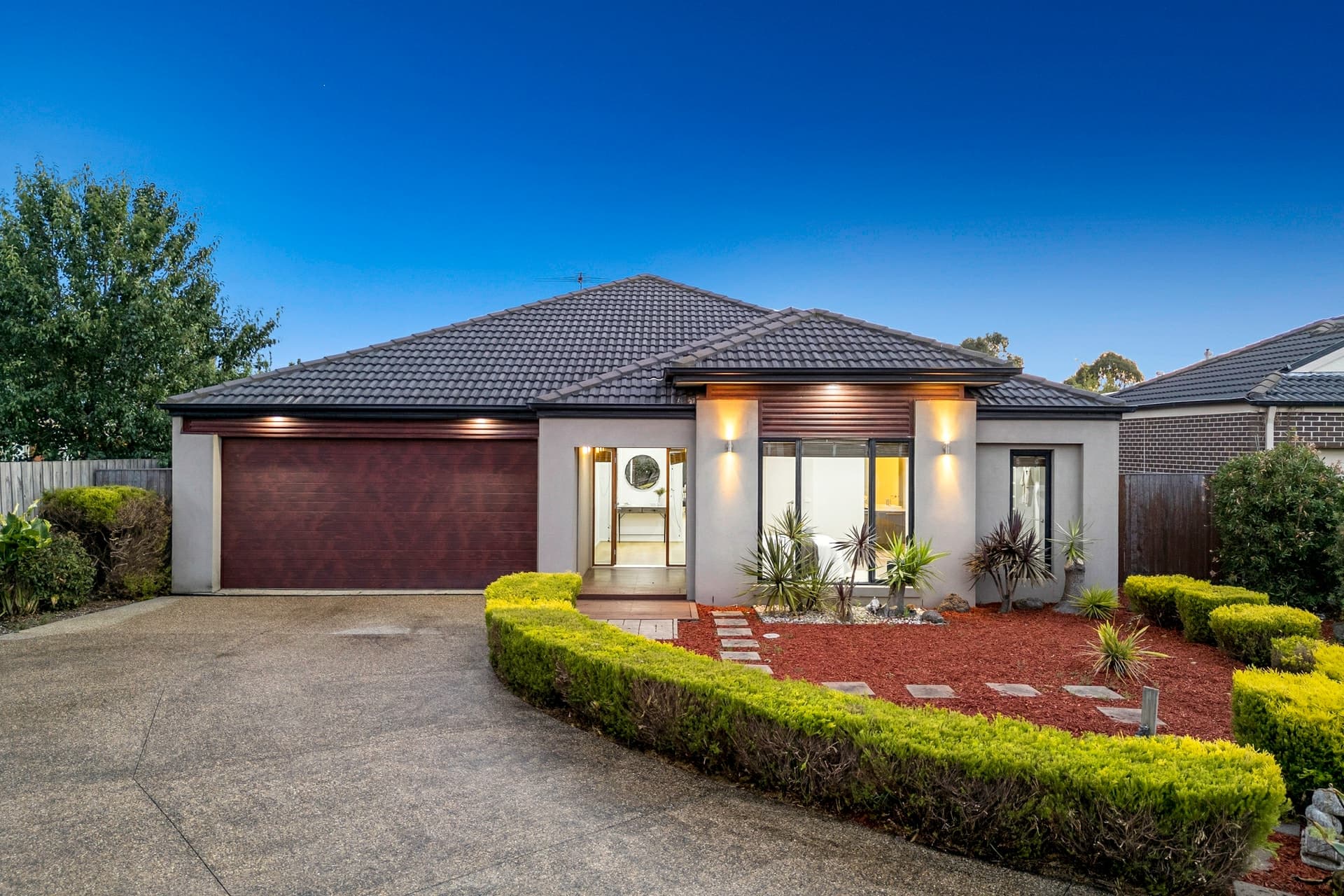 8 Matilda Court, Lynbrook, Lynbrook - Image 1