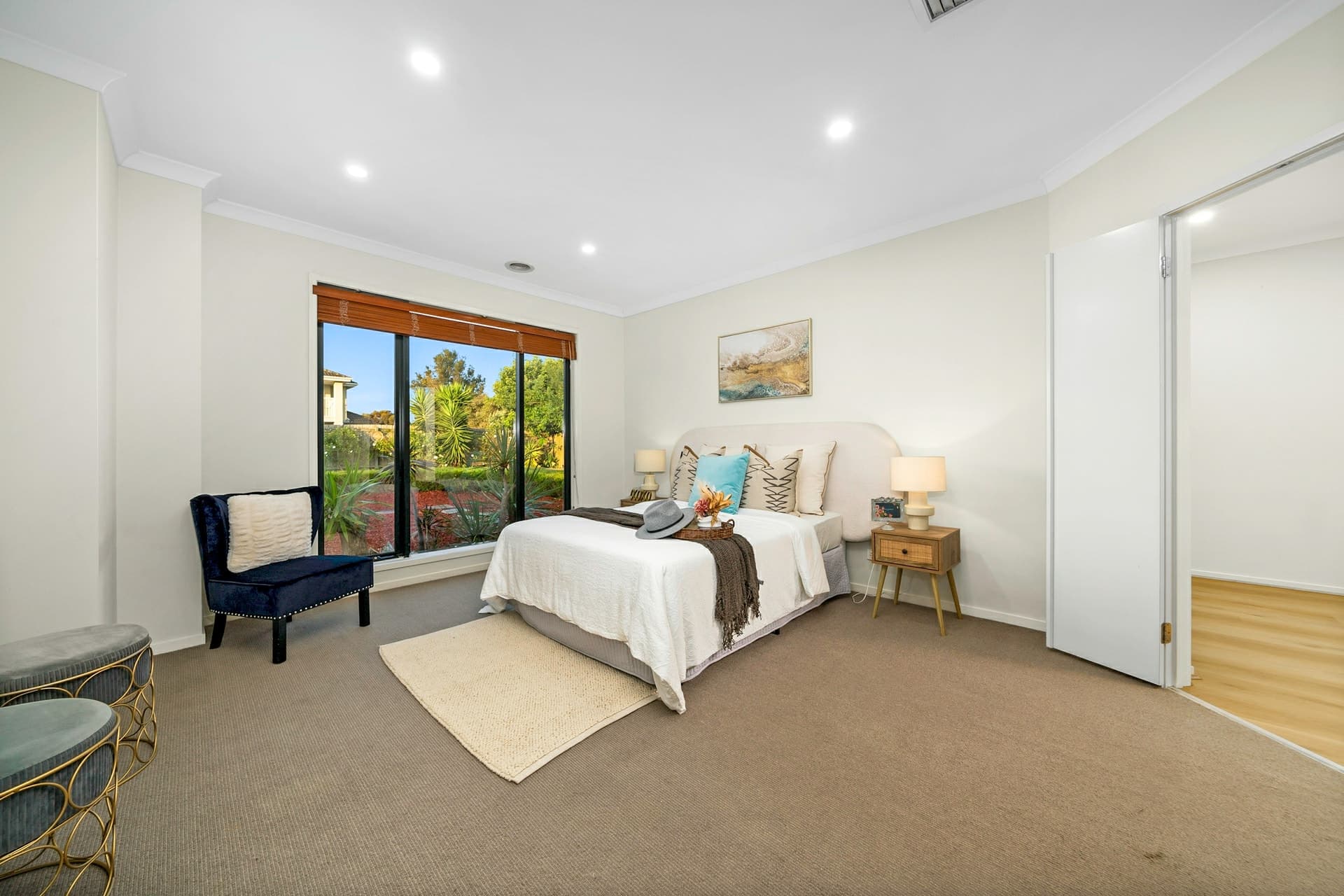 8 Matilda Court, Lynbrook, Lynbrook - Thumbnail 8