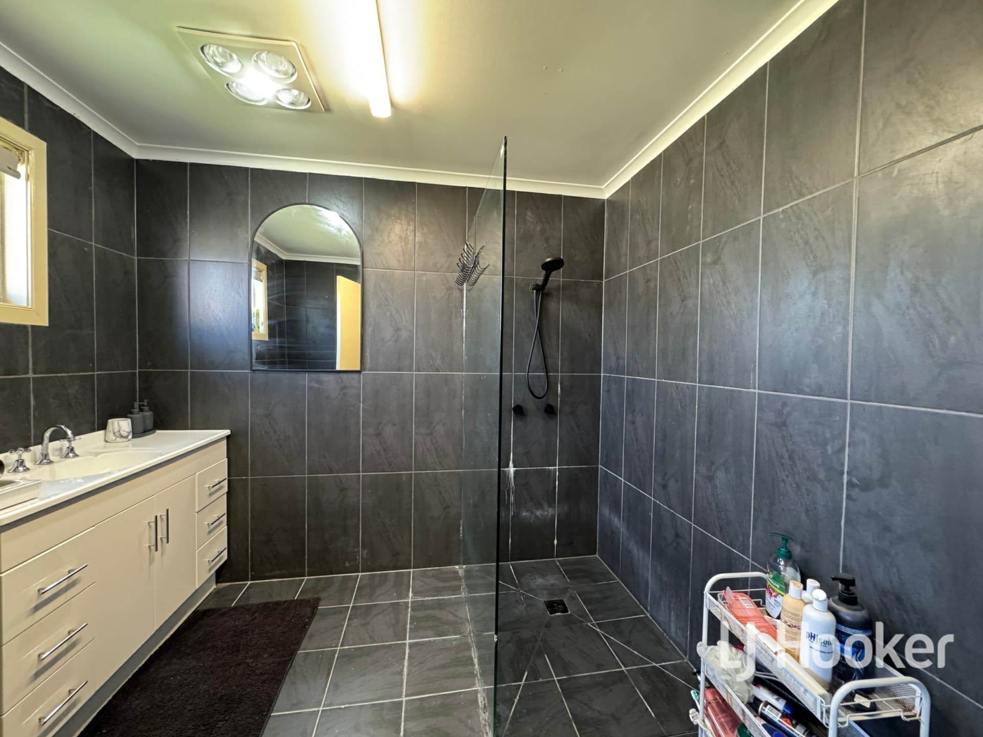 42 Greaves Street, Inverell, Inverell - Image 1