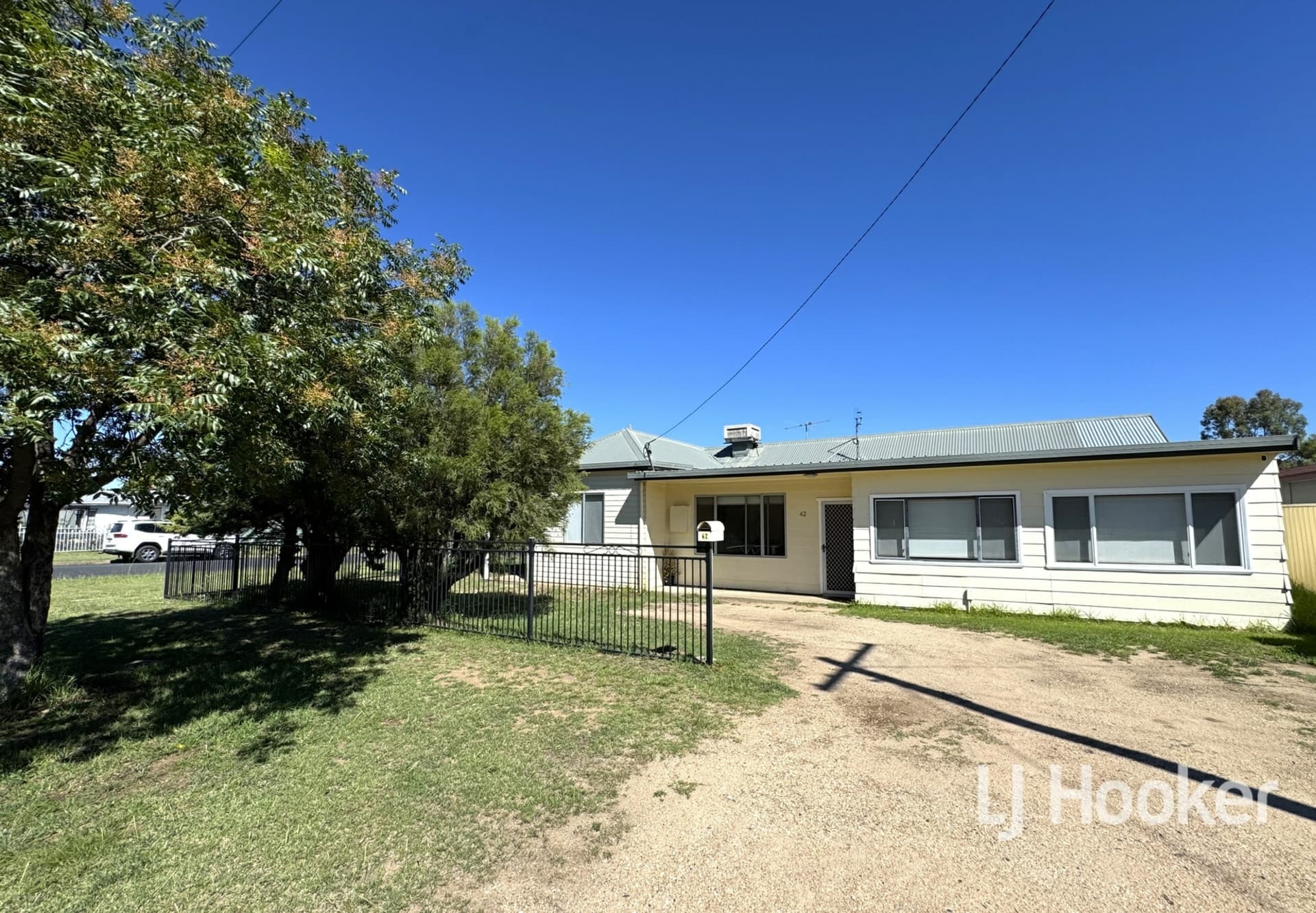 42 Greaves Street, Inverell, Inverell - Thumbnail 3