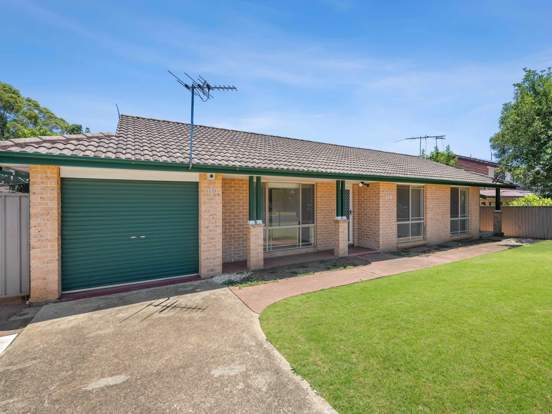 17A Surrey St, Minto, Minto - Image 1