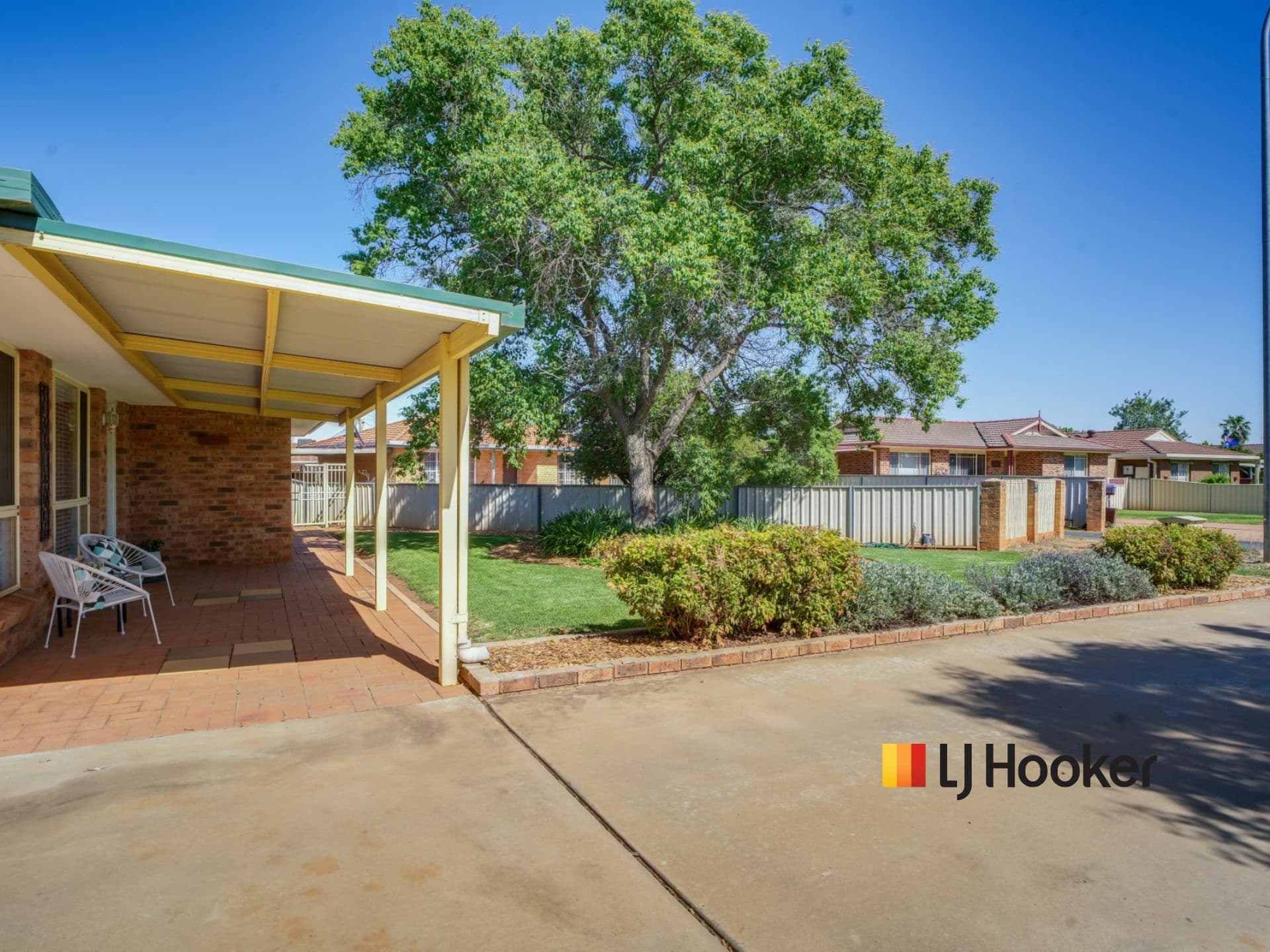 107 Oak Crescent, Narromine, Narromine - Thumbnail 2