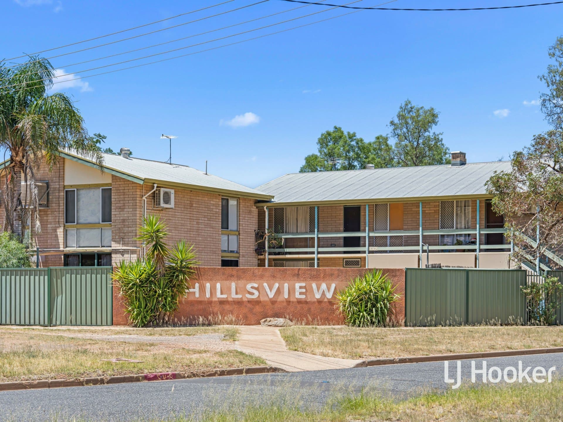 4/16 Bradshaw Drive, Gillen, Gillen - Image 1