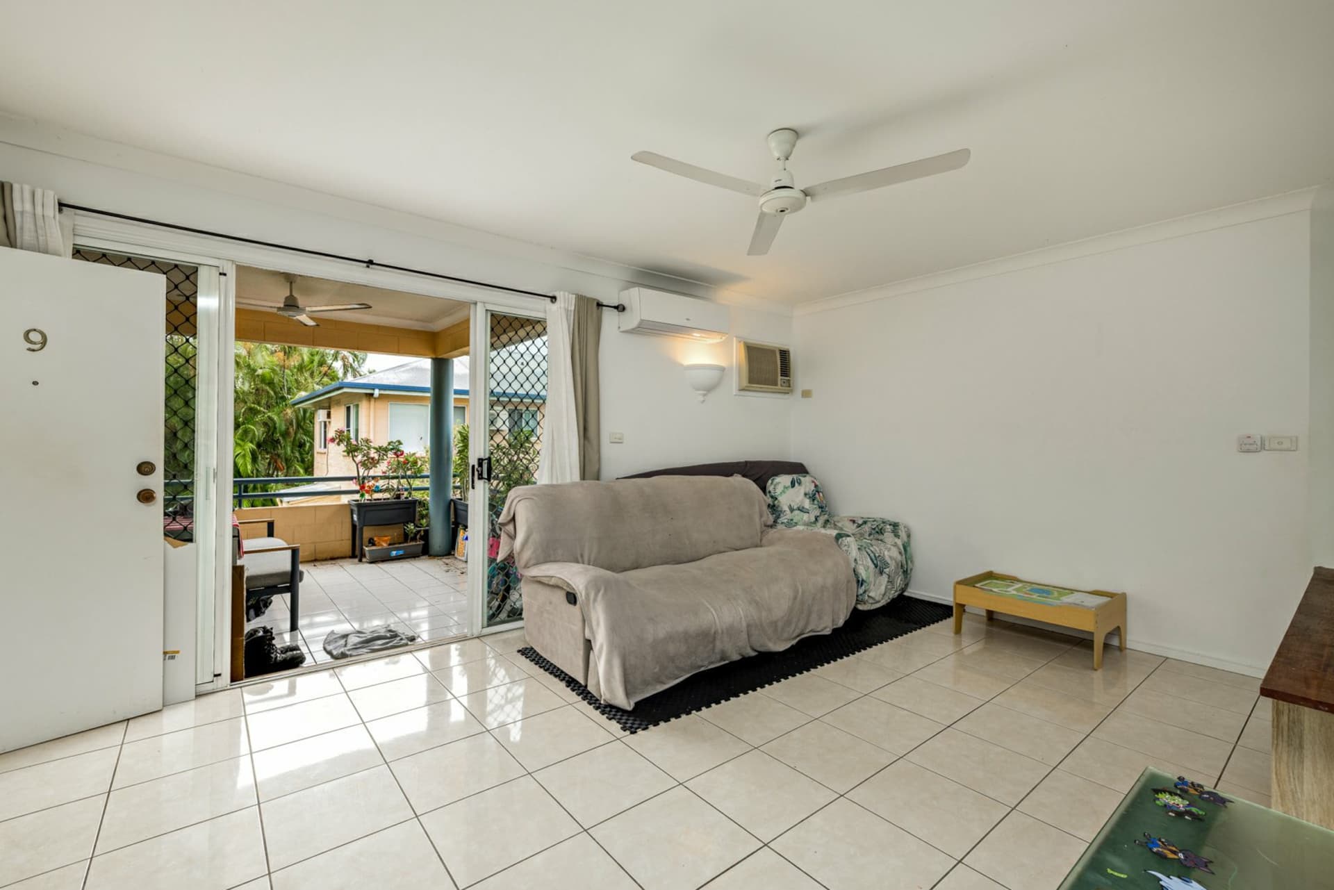 9/16-18 Springfield Crescent, Manoora, Manoora - Thumbnail 2