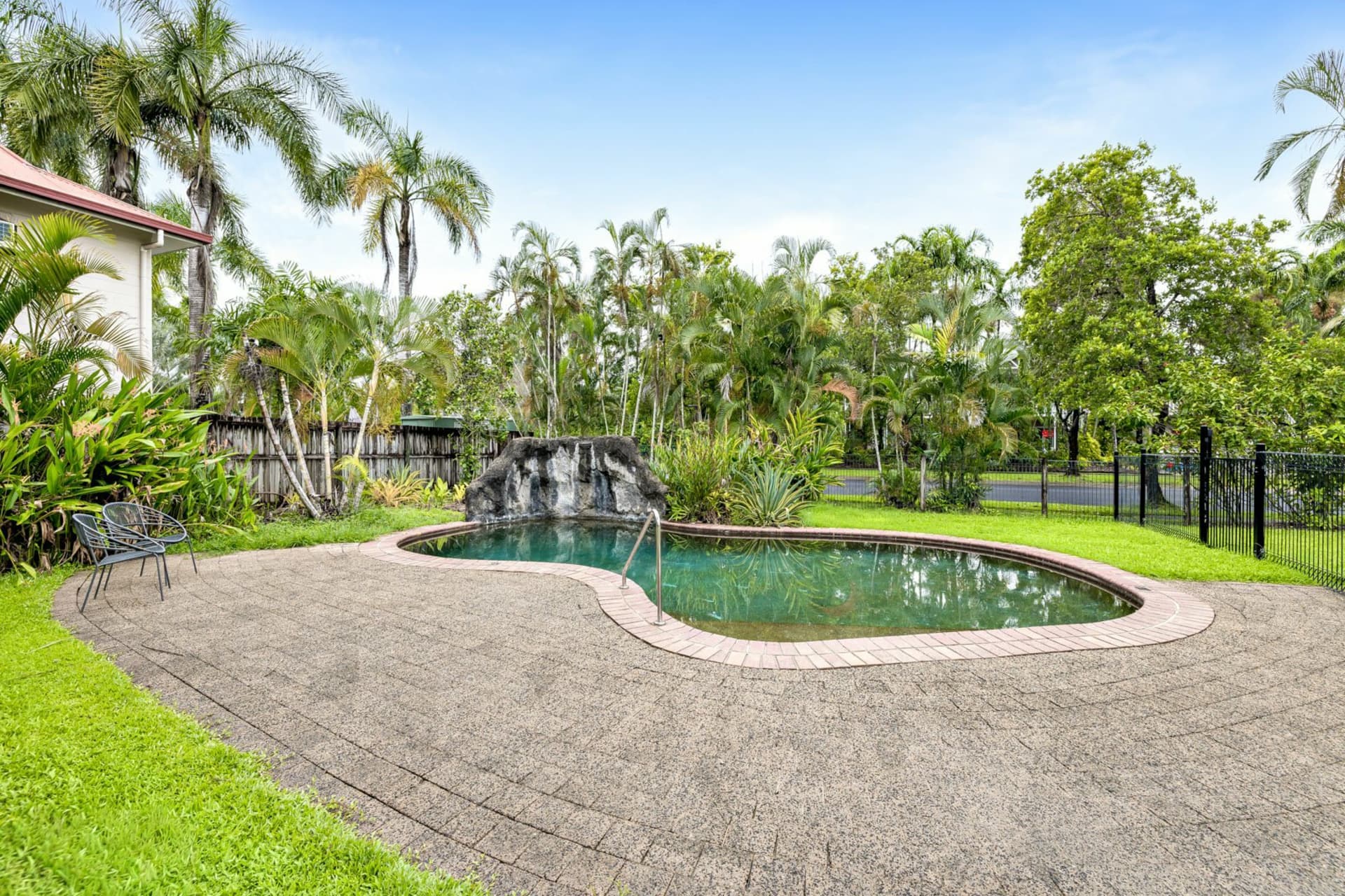 9/16-18 Springfield Crescent, Manoora, Manoora - Thumbnail 8
