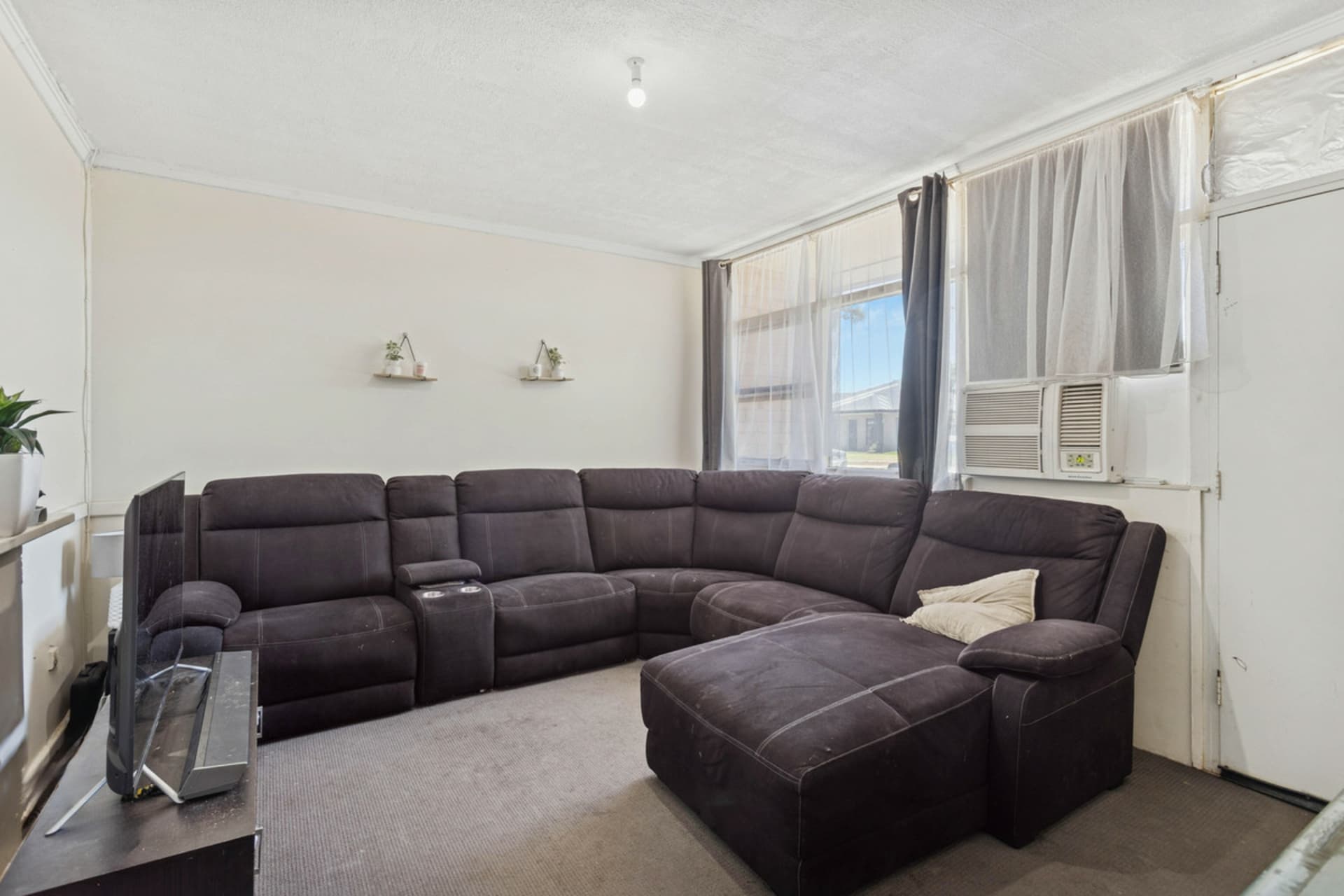25 Kingsbury Street, Davoren Park, Davoren Park - Thumbnail 3