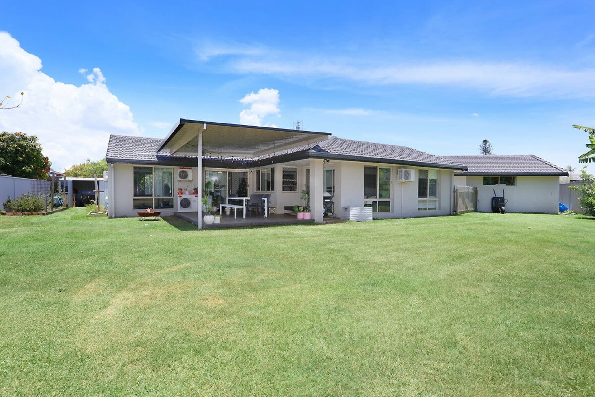 11 Eacham Avenue, Coombabah, Coombabah - Image 1