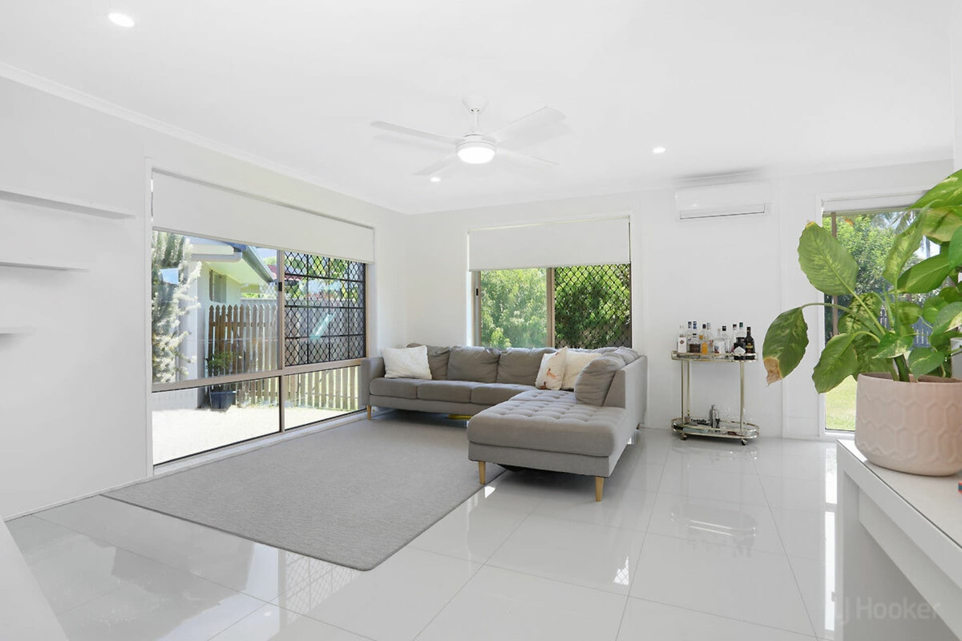 11 Eacham Avenue, Coombabah, Coombabah - Thumbnail 2