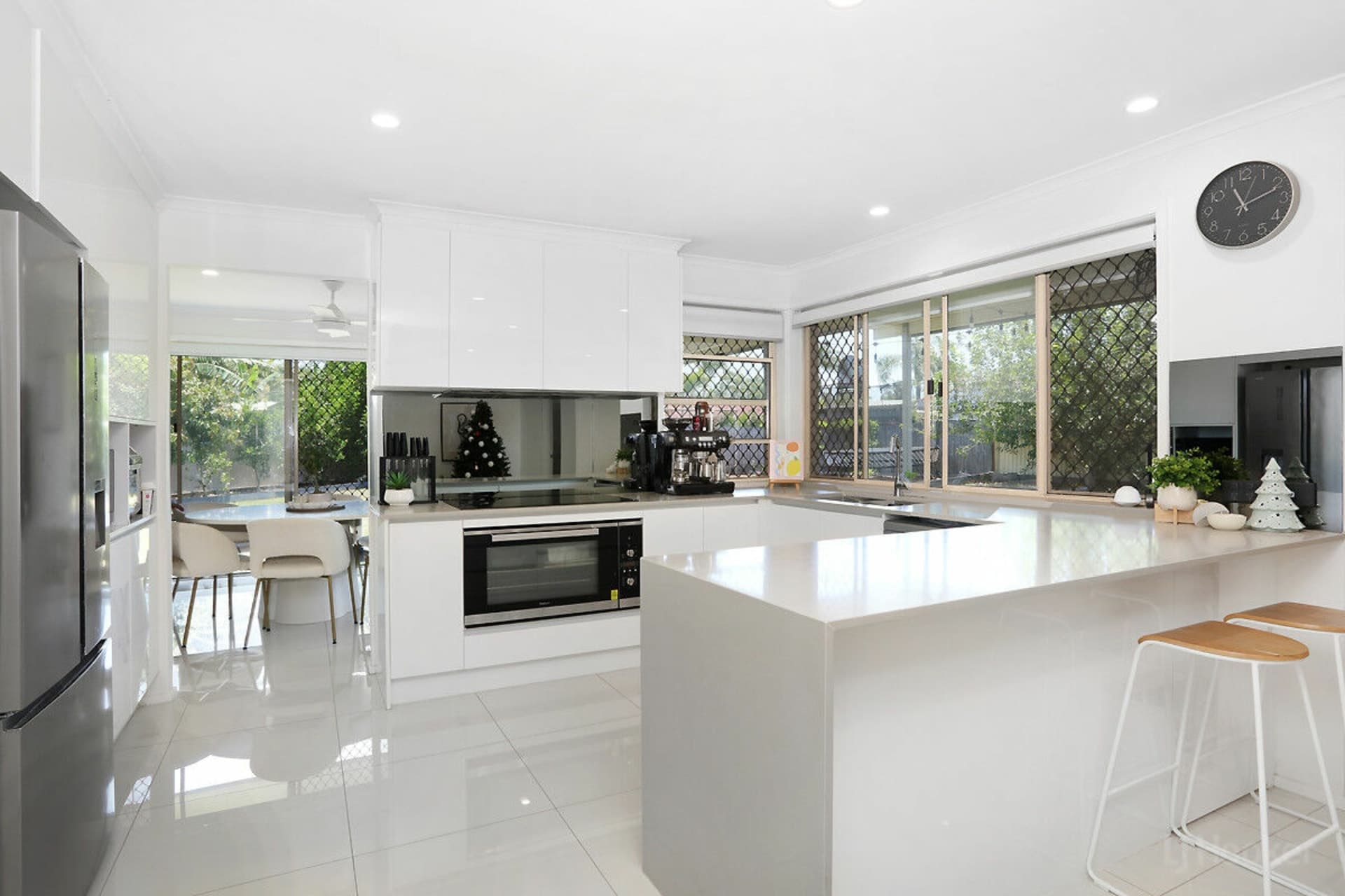 11 Eacham Avenue, Coombabah, Coombabah - Thumbnail 3