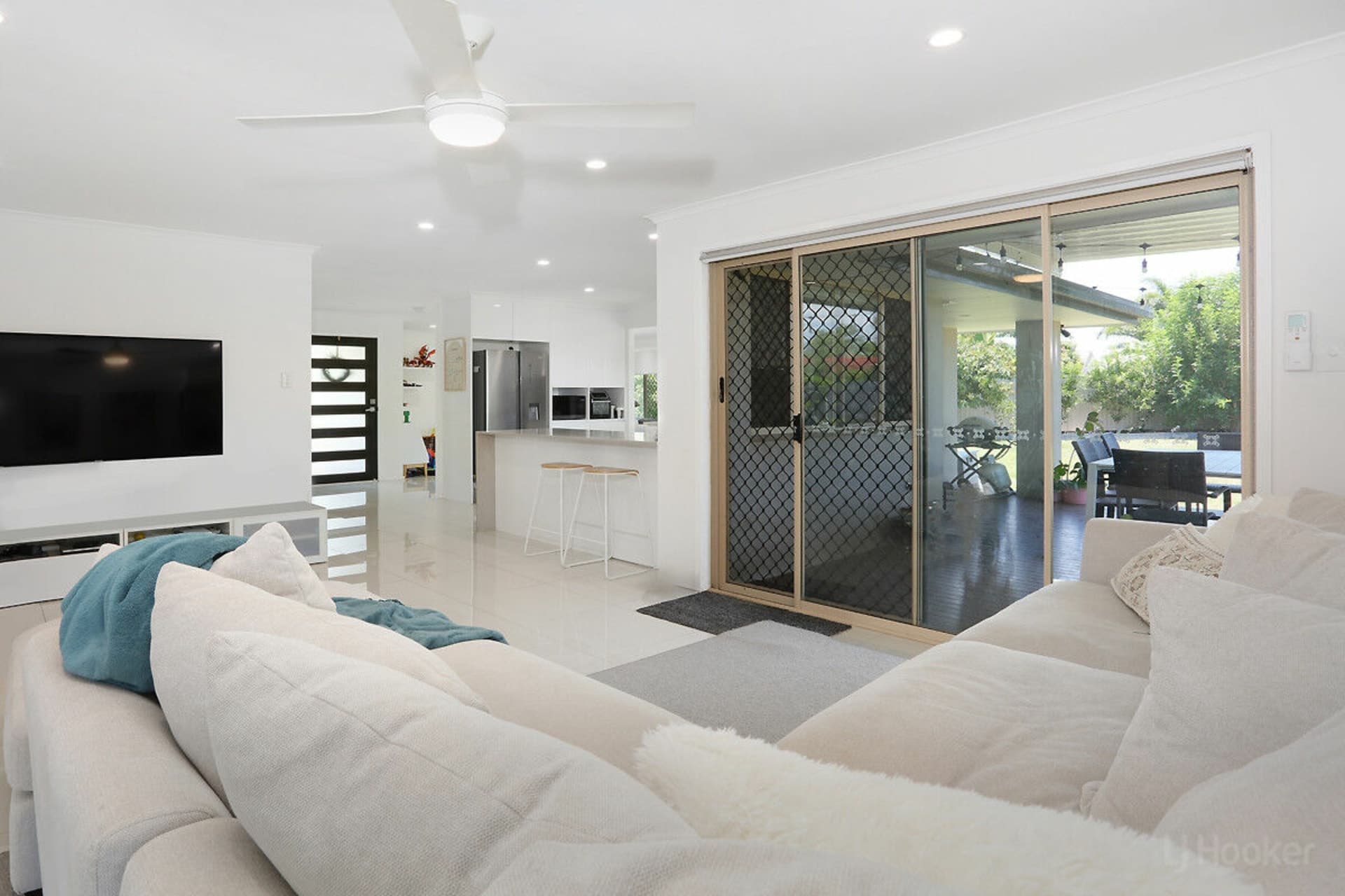 11 Eacham Avenue, Coombabah, Coombabah - Thumbnail 8