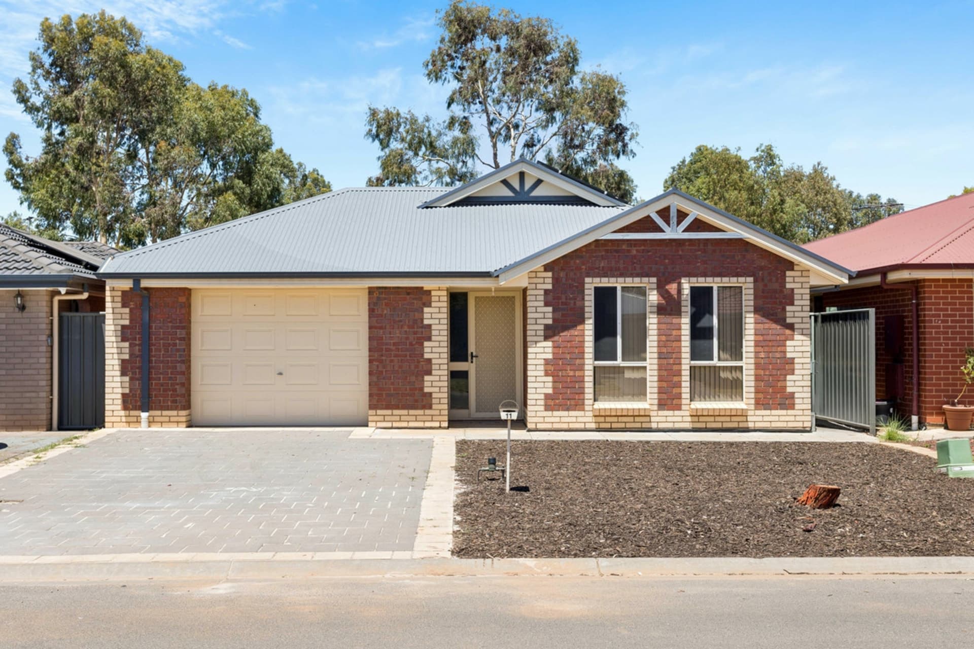 11 Jarrah Drive, Munno Para West, Munno Para West - Image 1